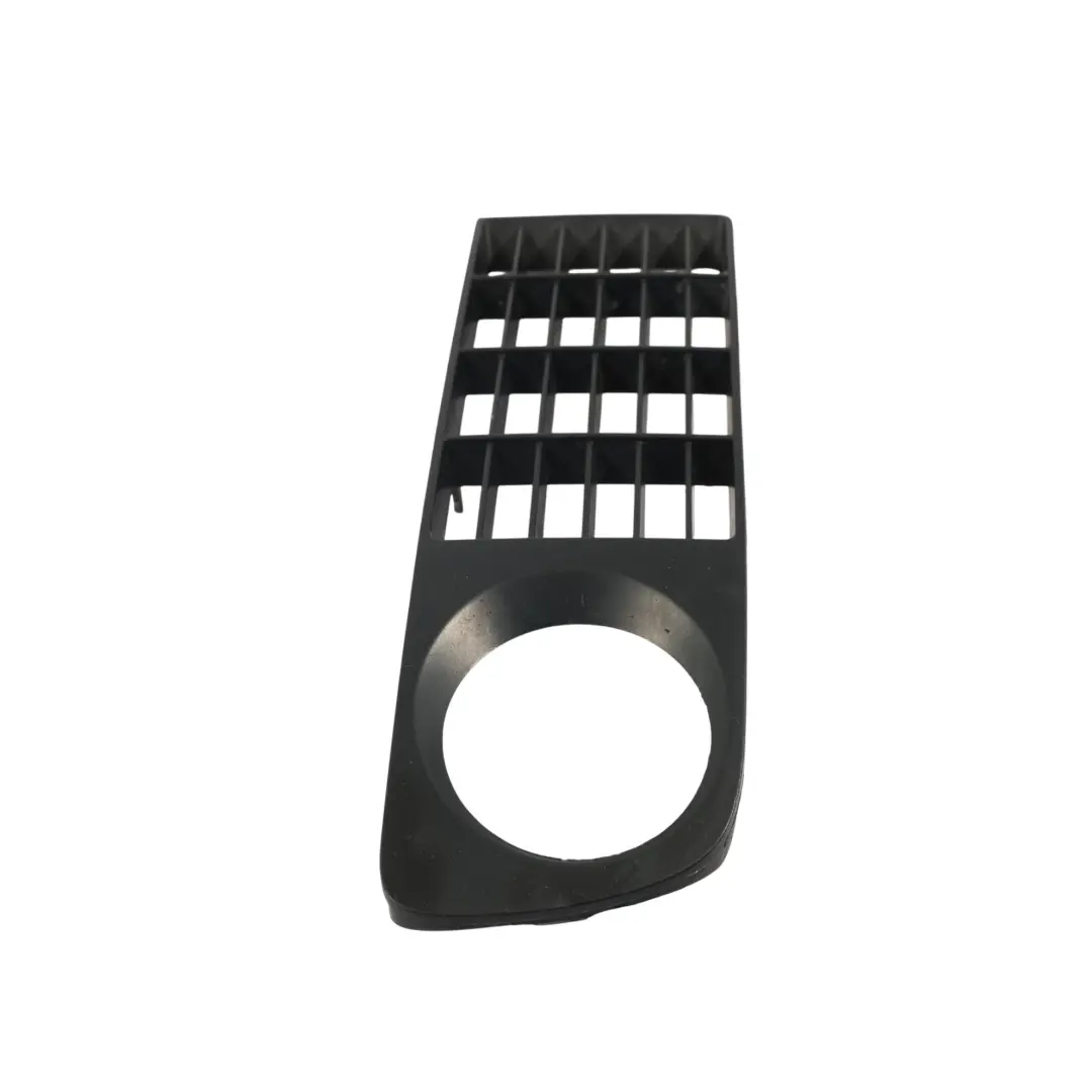 8L Kratka Zderzaka Uchwyt Grill Przedni Przód Prawy do Audi A3 o numerze 8L9807682 Audi A3 8L Kratka Zderzaka Uchwyt Grill Przedni Przód Prawy - SKU 8L9807682 - Numer Części 8L9807682