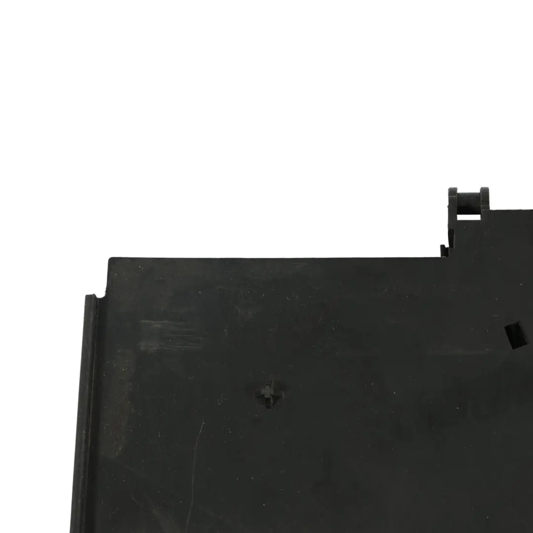 8N Batterie Abdeckung Seiten Wand Kabel Führung Halterung für Audi TT mit Teilenummer 8N0971824 Audi TT 8N Batterie Abdeckung Seiten Wand Kabel Führung Halterung - SKU 8N0971824 - Teilenummer 8N0971824