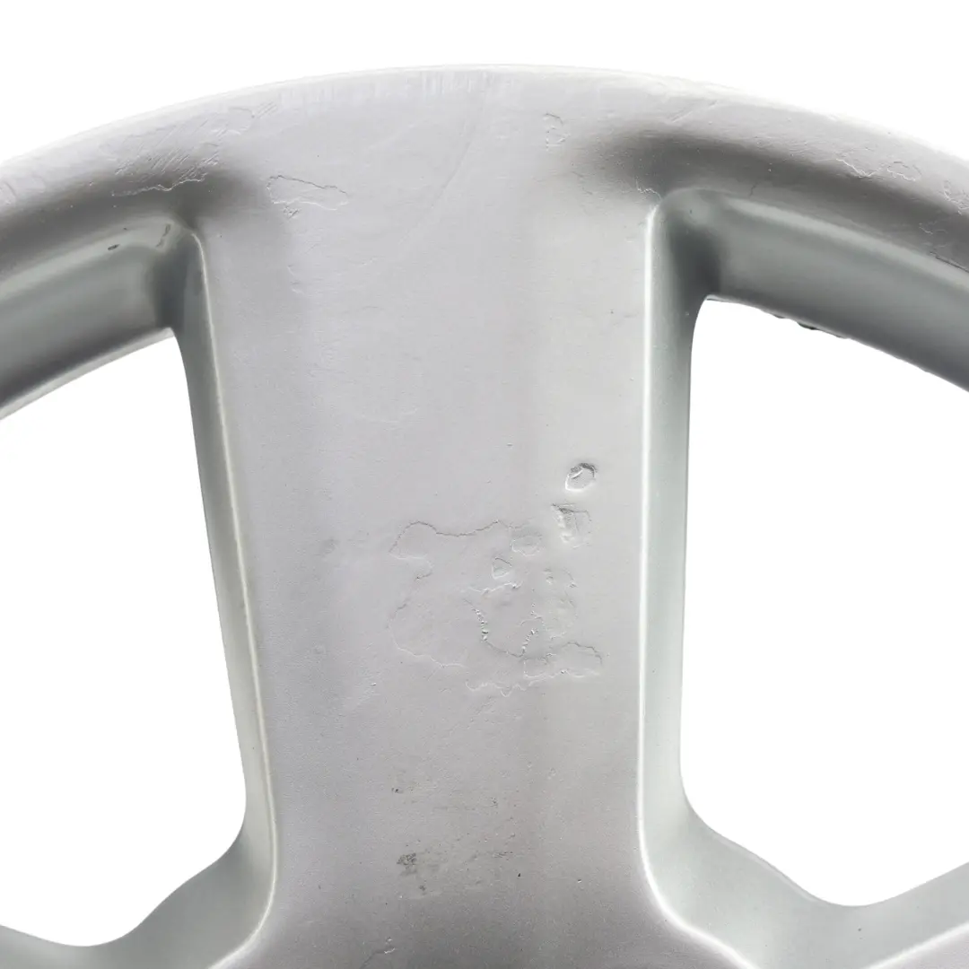 Silberne Leichtmetall felge 18" ET:54 7,5J für Audi A3 8P mit Teilenummer 8P0601025S Audi A3 8P Silberne Leichtmetall felge 18" ET:54 7,5J - SKU 8P0601025S-1 - Teilenummer 8P0601025S