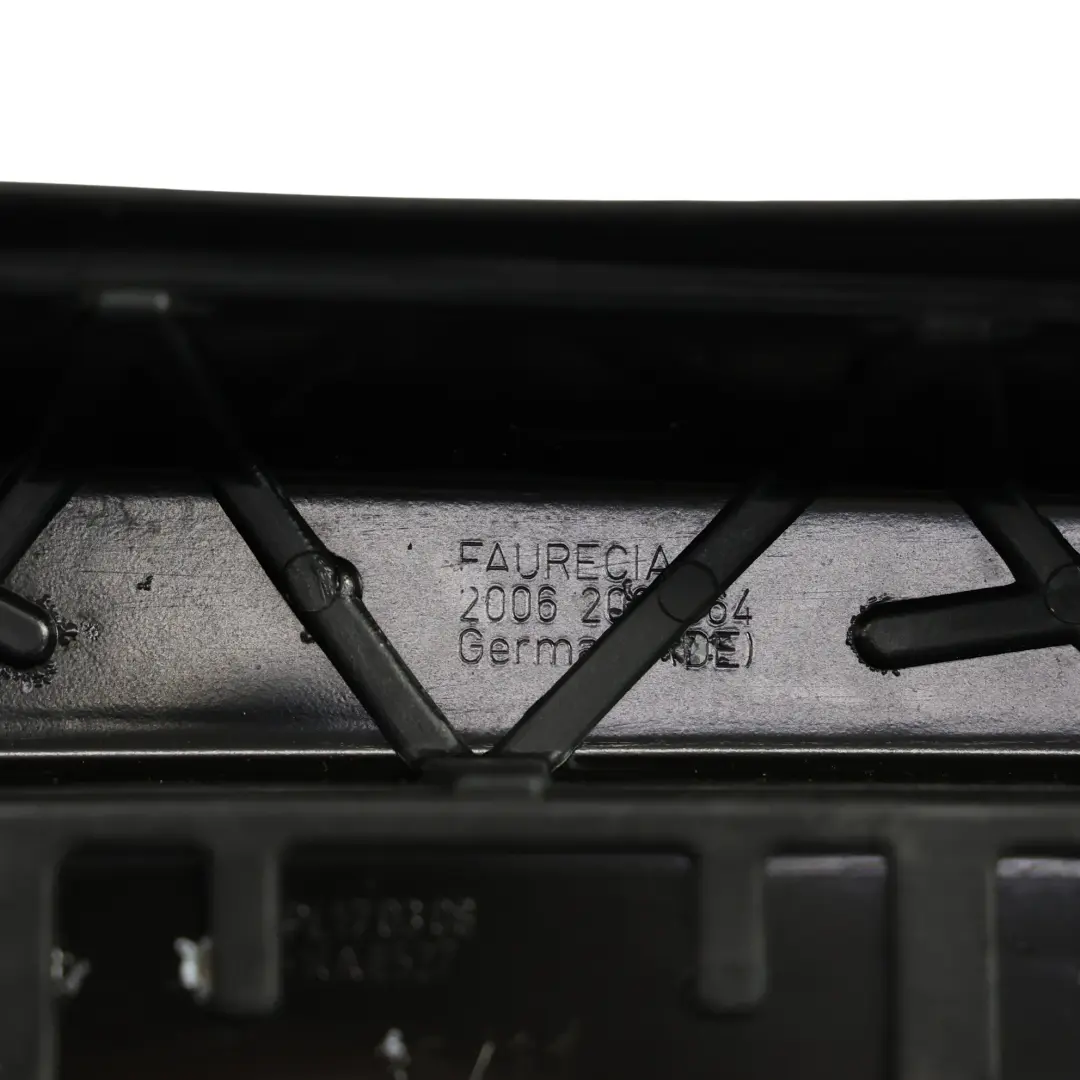 Support De Fixation De Radiateur Pour Prise D'Air pour Audi A3 8P à propos du numéro de pièce 8P0805594C Audi A3 8P Support De Fixation De Radiateur Pour Prise D'Air - SKU 8P0805594C - Numéro de pièce 8P0805594C