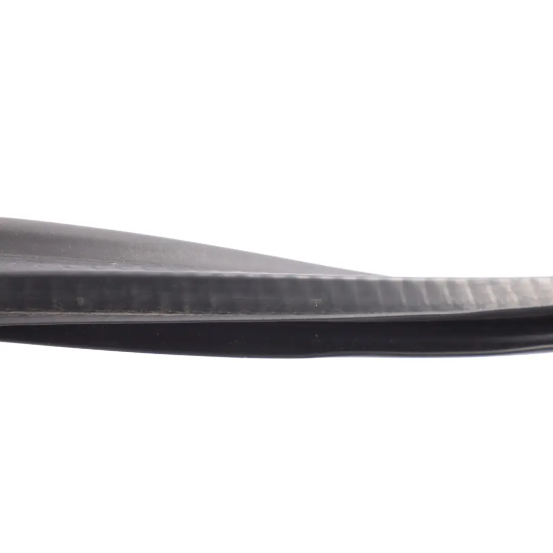 Audi A3 8P Joint d'étanchéité de capot en caoutchouc pour moteur - SKU 8P0823731B - Numéro de pièce 8P0823731B