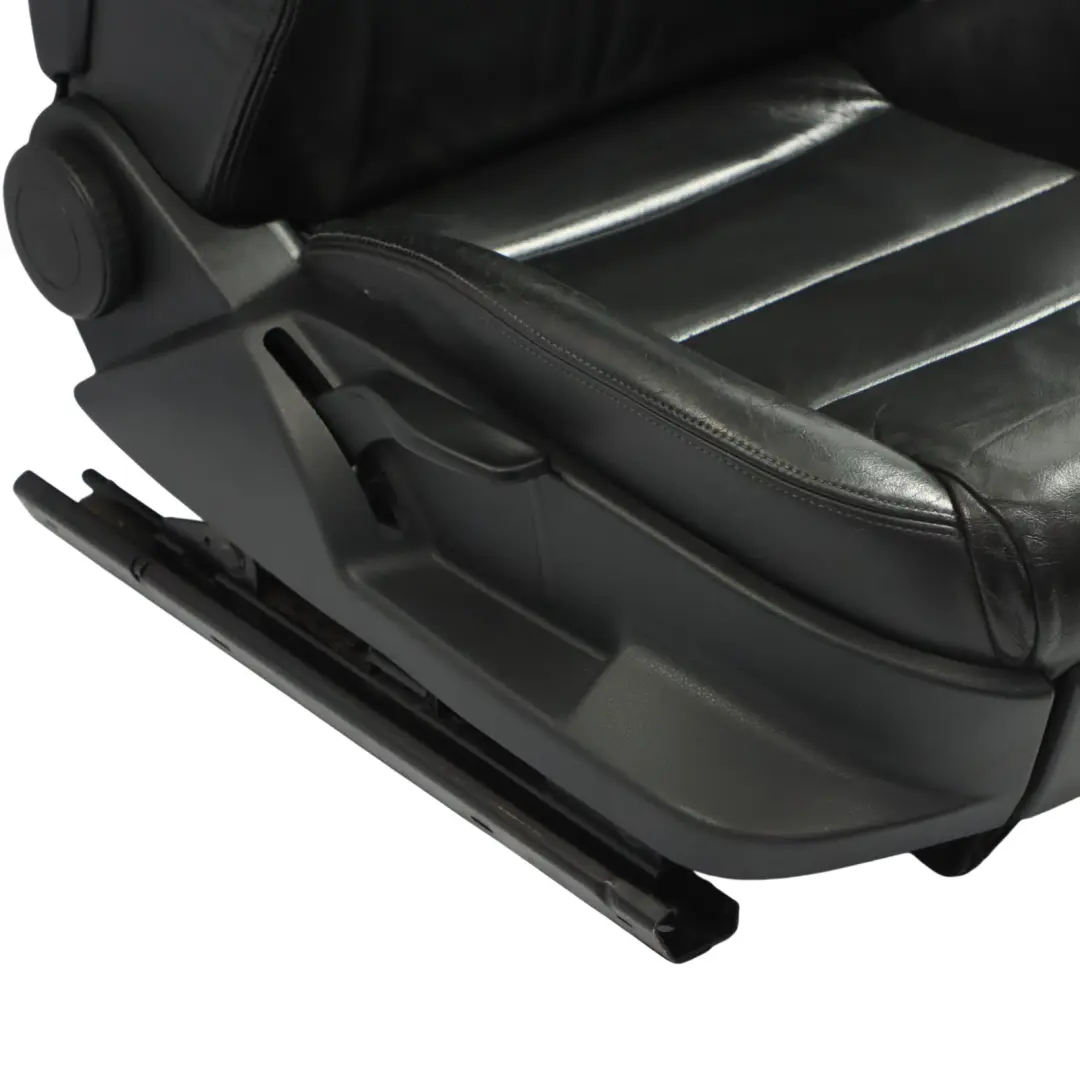 Sportback Asiento Delantero Derecho S-Line Cuero Vienna Soul Negro para Audi A3 8P con número de pieza 8P0881806CF Audi A3 8P Sportback Asiento Delantero Derecho S-Line Cuero Vienna Soul Negro - SKU 8P0881806CF - Número de pieza 8P0881806CF