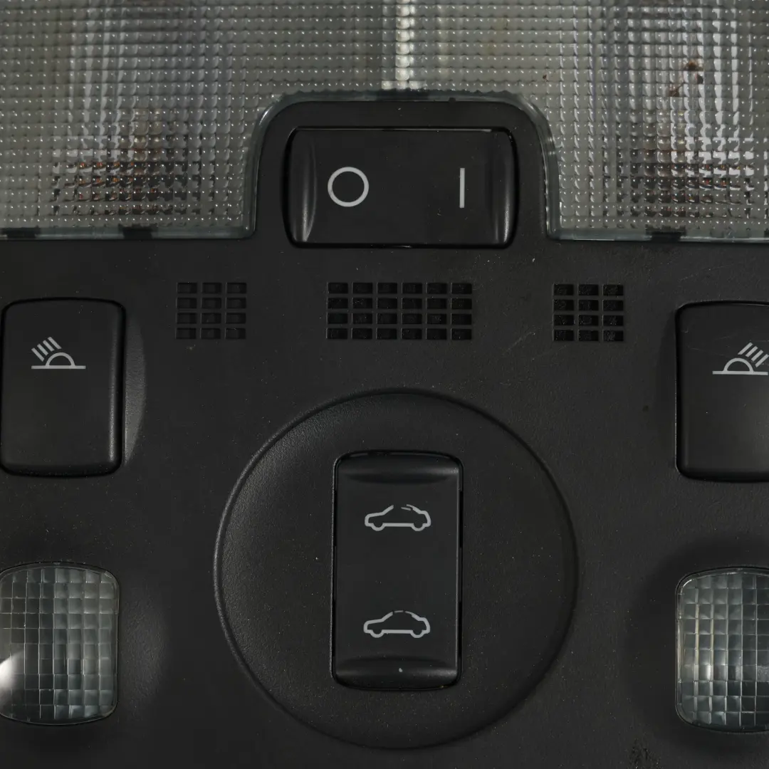 Luce Di Cortesia Anteriore per Audi A3 8P con numero di parte 8P0951177 Audi A3 8P Luce Di Cortesia Anteriore - SKU 8P0951177-6 - Numero di parte 8P0951177