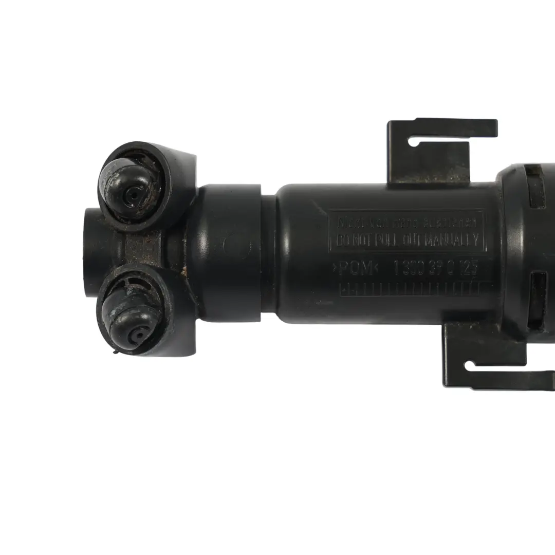 Ugello Getto Lavafari Faro Destro per Audi A3 S3 8P con numero di parte 8P0955102B Audi A3 S3 8P Ugello Getto Lavafari Faro Destro - SKU 8P0955102B - Numero di parte 8P0955102B