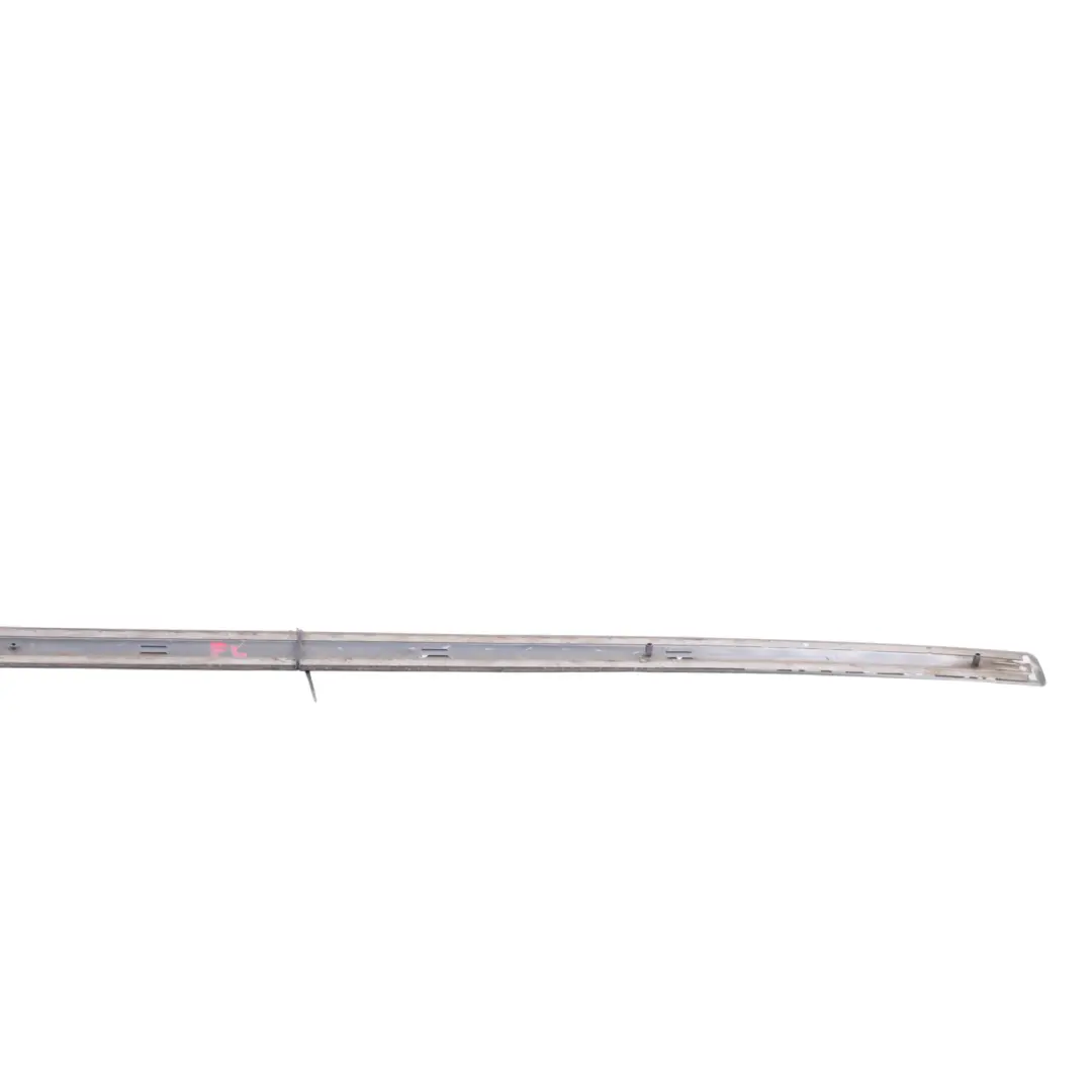 Garniture Porte Avant Gauche Noir Brillant - Y9B pour Audi A3 8P à propos du numéro de pièce 8P3853953D Audi A3 8P Garniture Porte Avant Gauche Noir Brillant - Y9B - SKU 8P3853953D-BBL - Numéro de pièce 8P3853953D