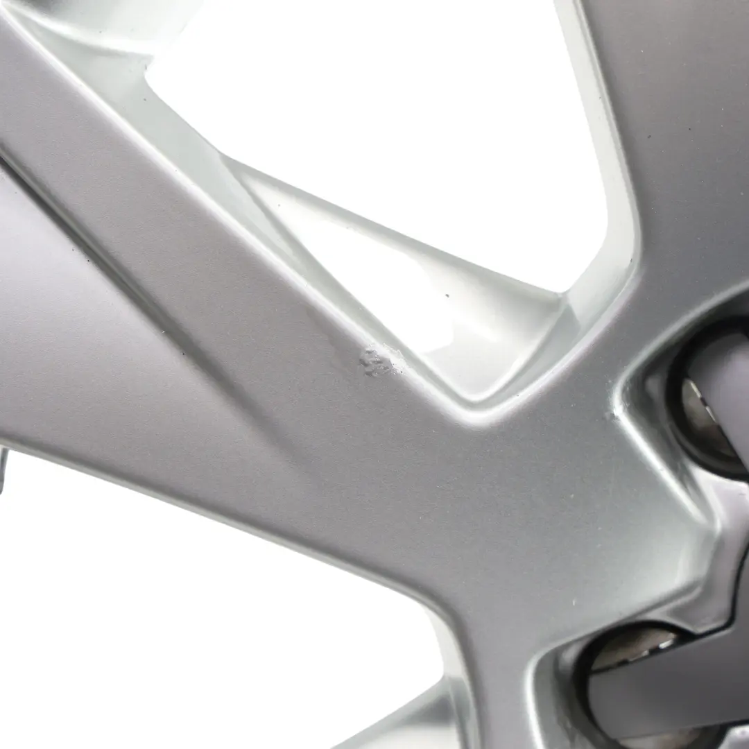 Jante Alliage Argent 17" 7.5J ET:28 7 Branches pour Audi A5 8T à propos du numéro de pièce 8T0601025C Audi A5 8T Jante Alliage Argent 17" 7.5J ET:28 7 Branches - SKU 8T0601025C-5 - Numéro de pièce 8T0601025C