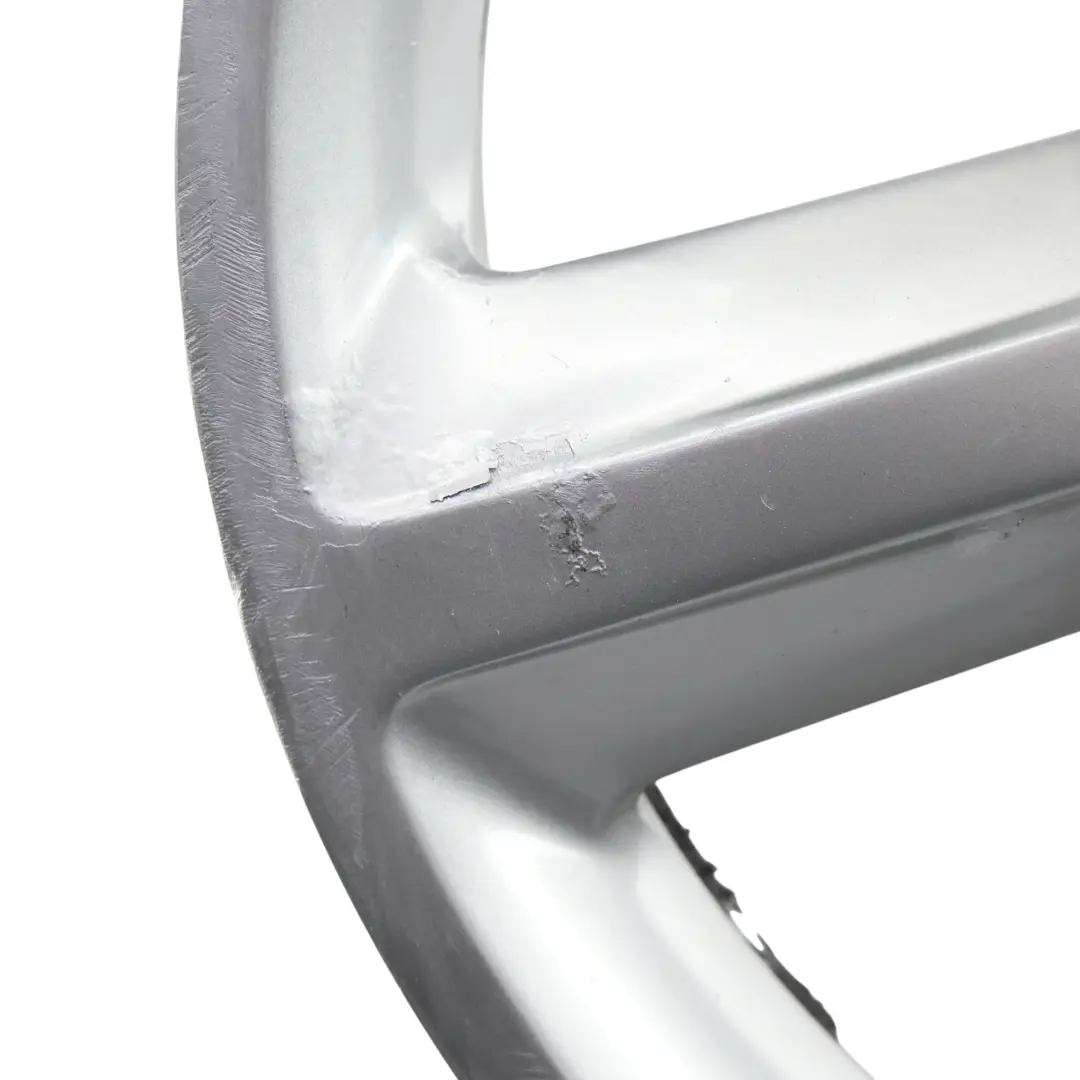 Srebrna Felga Aluminiowa 18" 8.5J ET:29 do Audi A5 8T o numerze 8T0601025M Audi A5 8T Srebrna Felga Aluminiowa 18" 8.5J ET:29 - SKU 8T0601025M-1 - Numer Części 8T0601025M