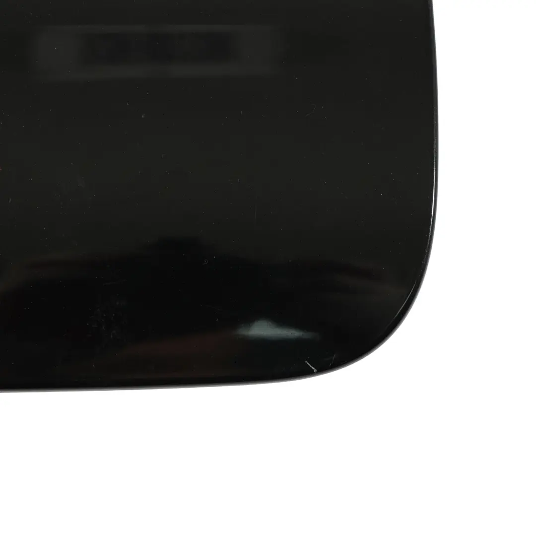 Klapka Wlewu Paliwa Phantom Black - Z9Y Czarna do Audi A5 8T o numerze 8T0809907C Audi A5 8T Klapka Wlewu Paliwa Phantom Black - Z9Y Czarna - SKU 8T0809907C-PHB - Numer Części 8T0809907C