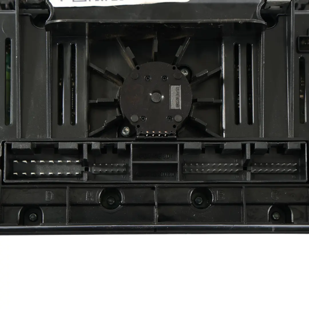 Audi Q3 8U Panel Przełącznik Sterowania Klimatyzacji Nawiewu - SKU 8U0820043D-1 - Numer Części 8U0820043D