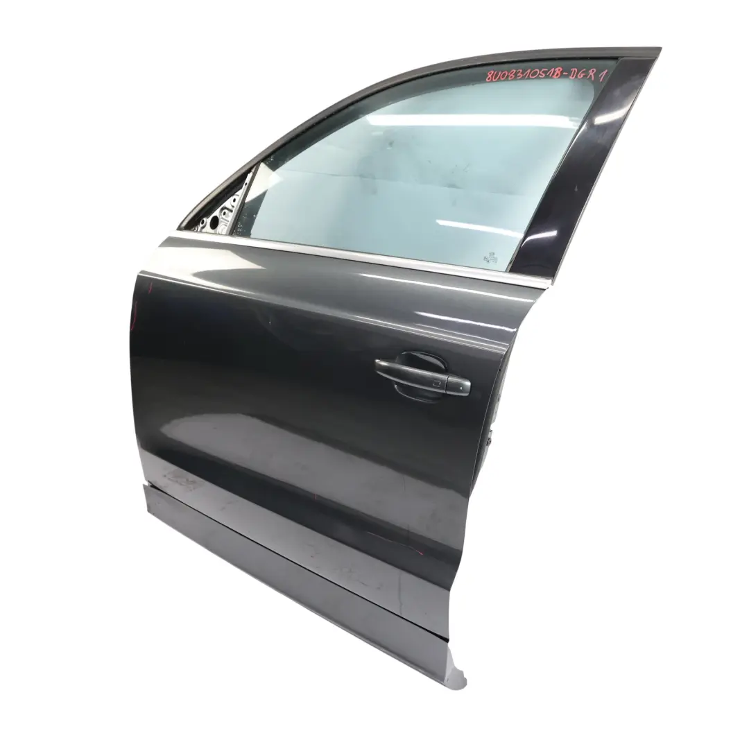 Audi Q3 8U Tür Vorne Links Verkleidungsteil Daytona Grau Perleffekt - Z7S - SKU 8U0831051B-DGR1 - Teilenummer 8U0831051B