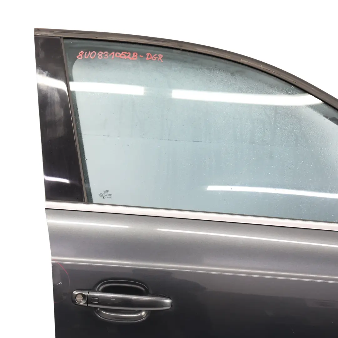 Tür Vorne Rechts Daytona Grey Grau Perleffekt - Z7S für Audi Q3 8U mit Teilenummer 8U0831052B Audi Q3 8U Tür Vorne Rechts Daytona Grey Grau Perleffekt - Z7S - SKU 8U0831052B-DGR - Teilenummer 8U0831052B