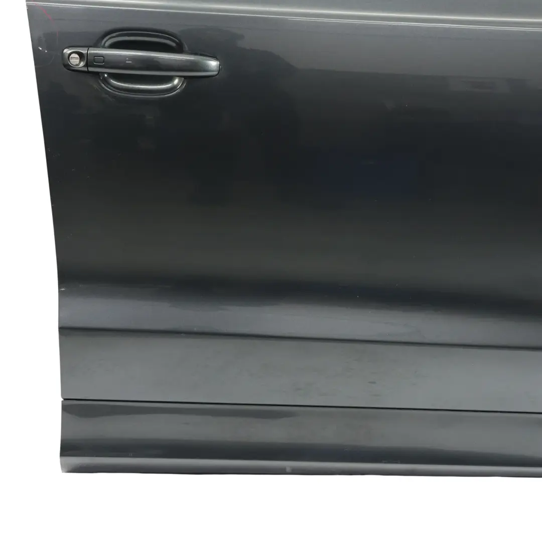 Pannello Di Porta Anteriore Destro Daytona Grey Grigio Perla - Z7S per Audi Q3 8U con numero di parte 8U0831052B Audi Q3 8U Pannello Di Porta Anteriore Destro Daytona Grey Grigio Perla - Z7S - SKU 8U0831052B-DGR - Numero di parte 8U0831052B