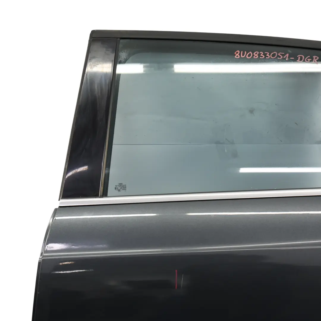 Puerta Trasera Izquierda Daytona Grey Gris Efecto Perla - Z7S para Audi Q3 8U con número de pieza 8U0833051 Audi Q3 8U Puerta Trasera Izquierda Daytona Grey Gris Efecto Perla - Z7S - SKU 8U0833051-DGR - Número de pieza 8U0833051
