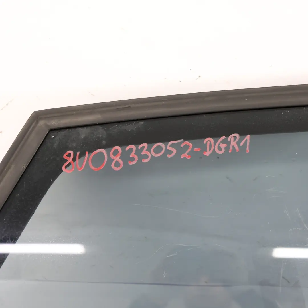 Drzwi Tylne Prawe Daytona Grey Szary Perłowy - Z7S do Audi Q3 8U o numerze 8U0833052 Audi Q3 8U Drzwi Tylne Prawe Daytona Grey Szary Perłowy - Z7S - SKU 8U0833052-DGR1 - Numer Części 8U0833052