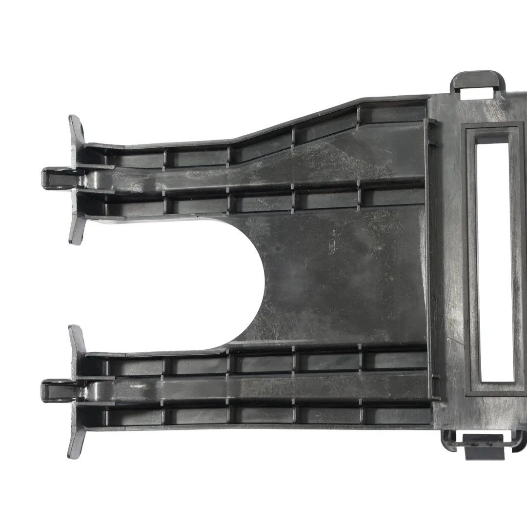 Audi Q3 8U Uchwyt Mocowania Stabilizatora Napięcia - SKU 8U0907347 - Numer Części 8U0907347