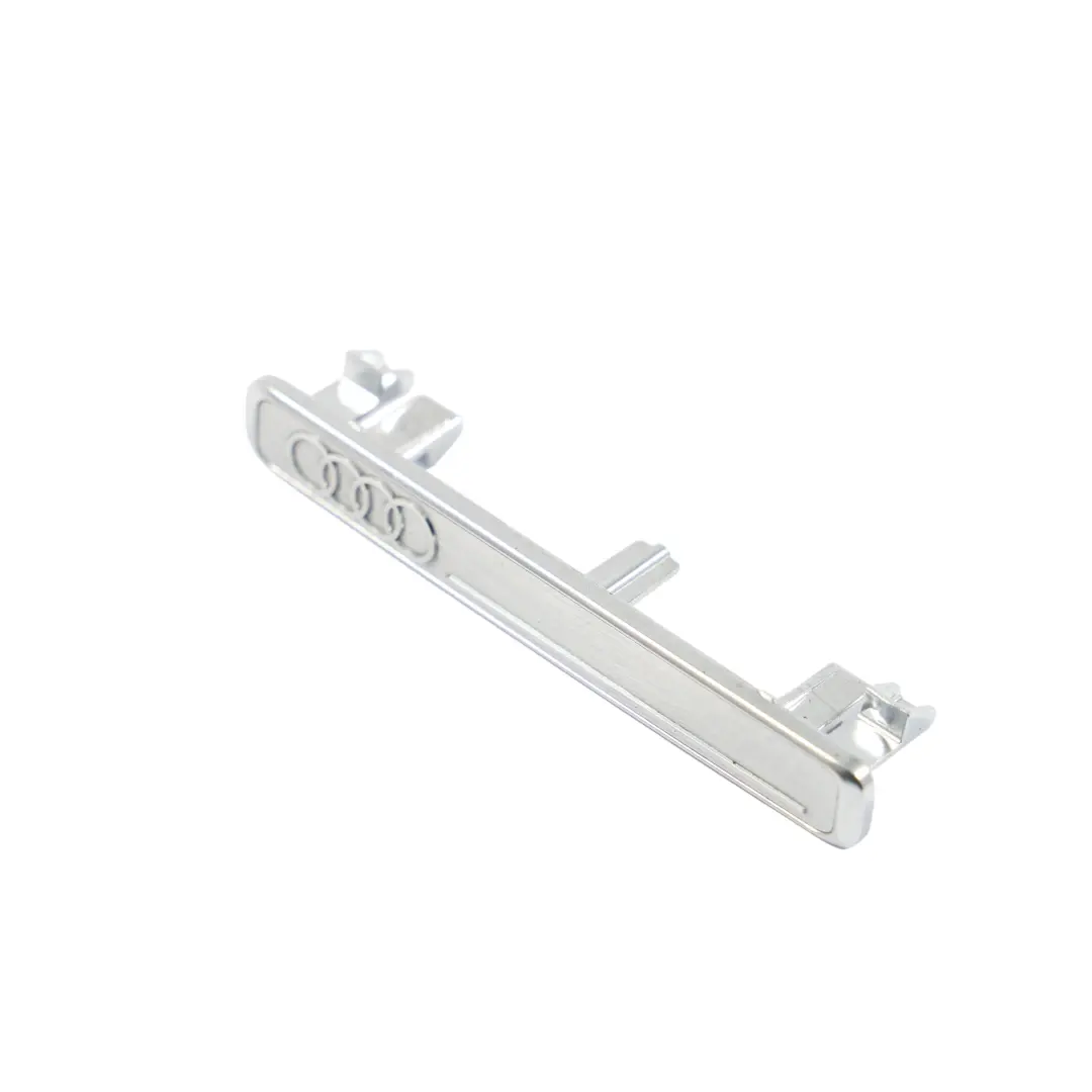 Dashboard Emblem der Verkleidung Abzeichen für Audi A3 8V Dash mit Teilenummer 8V0853191D Audi A3 8V Dash Dashboard Emblem der Verkleidung Abzeichen - SKU 8V0853191D - Teilenummer 8V0853191D