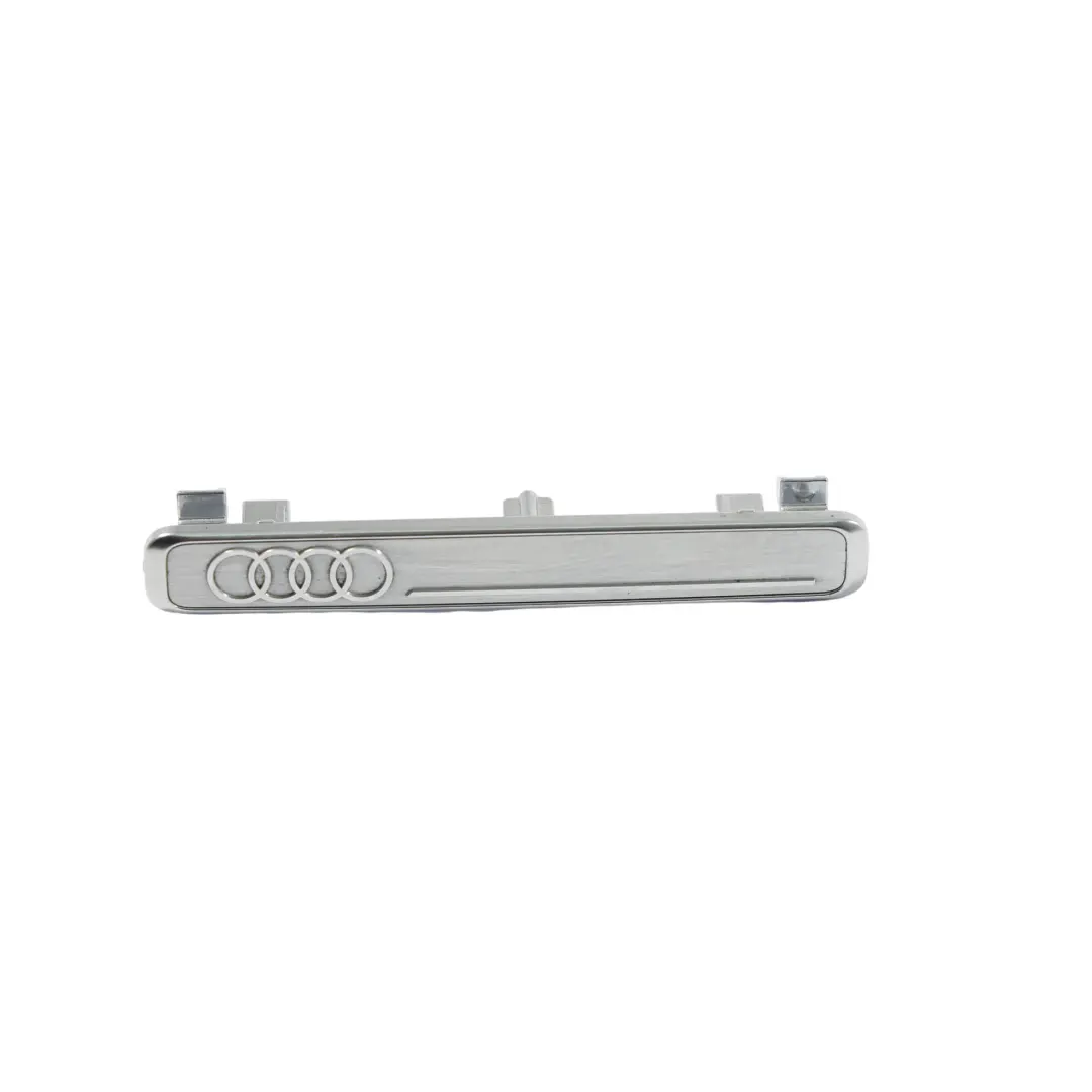 Dashboard Emblem der Verkleidung Abzeichen für Audi A3 8V Dash mit Teilenummer 8V0853191D Audi A3 8V Dash Dashboard Emblem der Verkleidung Abzeichen - SKU 8V0853191D - Teilenummer 8V0853191D