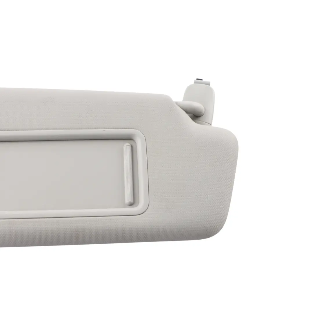 Osłona Przeciwsłoneczna Prawa Lusterko Szara do Audi A3 S3 8V o numerze 8V0857552C Audi A3 S3 8V Osłona Przeciwsłoneczna Prawa Lusterko Szara - SKU 8V0857552C-2 - Numer Części 8V0857552C