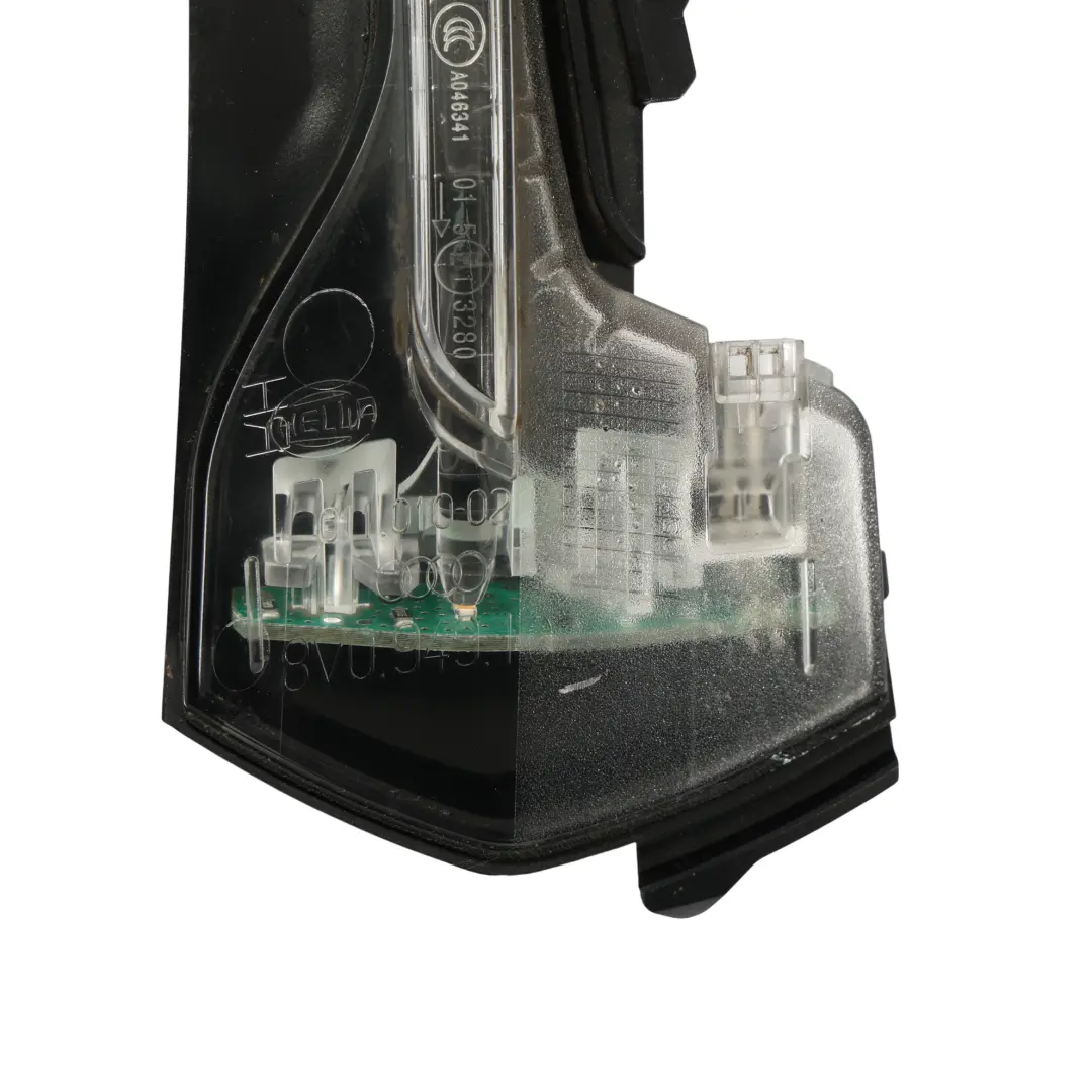 Audi A3 8V Répétiteur De Clignotant De Rétroviseur Droit - SKU 8V0949102 - Numéro de pièce 8V0949102