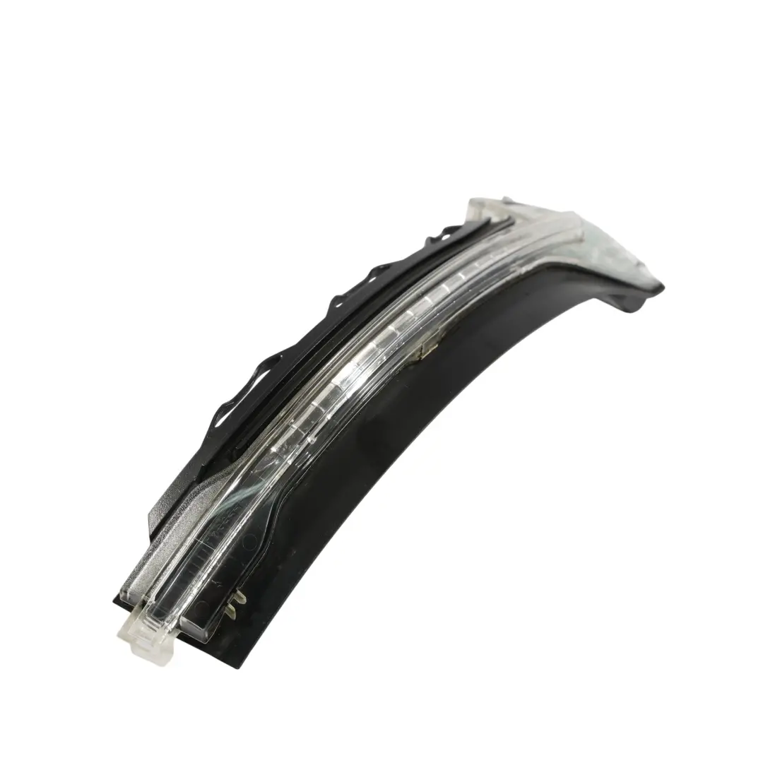 Espejo Wing Indicador Repetidor Señal Giro Marker Derecha para Audi A3 8V con número de pieza 8V0949102 Audi A3 8V Espejo Wing Indicador Repetidor Señal Giro Marker Derecha - SKU 8V0949102 - Número de pieza 8V0949102