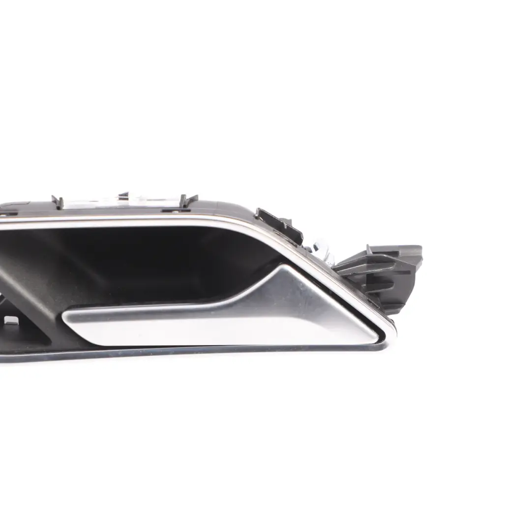 Manija de la puerta interior delantera derecha Grab Tire para Audi A3 8V con número de pieza 8V3837020C Audi A3 8V Manija de la puerta interior delantera derecha Grab Tire - SKU 8V3837020C - Número de pieza 8V3837020C