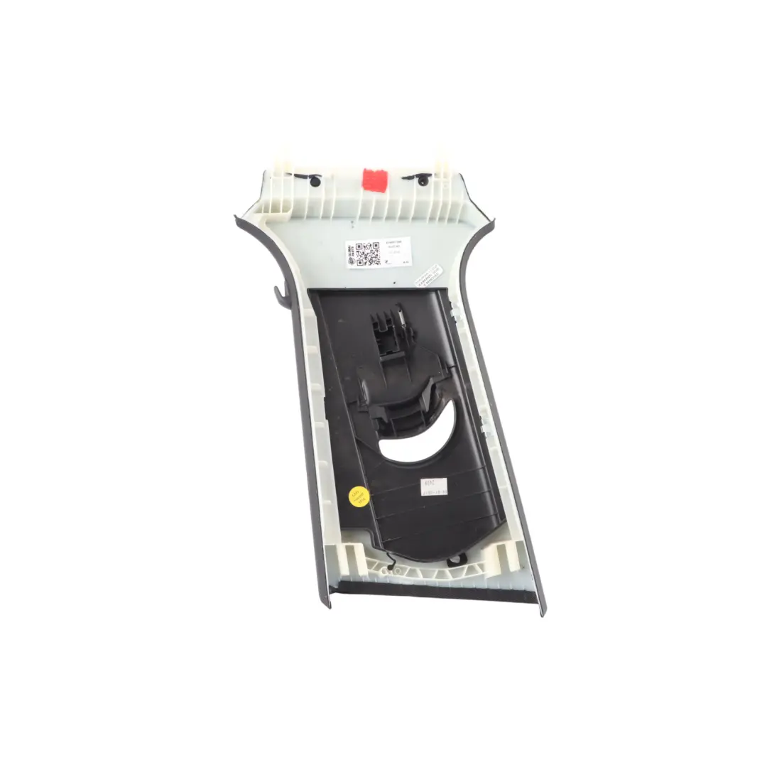 Moldura Cubierta Pilar B Superior Negro Derecho para Audi A3 RS3 8V con número de pieza 8V4867244 Audi A3 RS3 8V Moldura Cubierta Pilar B Superior Negro Derecho - SKU 8V4867244 - Número de pieza 8V4867244