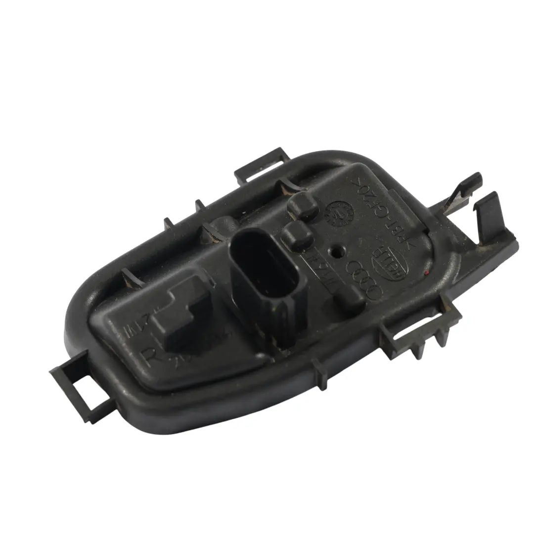 Luz Trasera Portalámparas Trasera Derecha para Audi A3 8V con número de pieza 8V4945258C Audi A3 8V Luz Trasera Portalámparas Trasera Derecha - SKU 8V4945258C - Número de pieza 8V4945258C