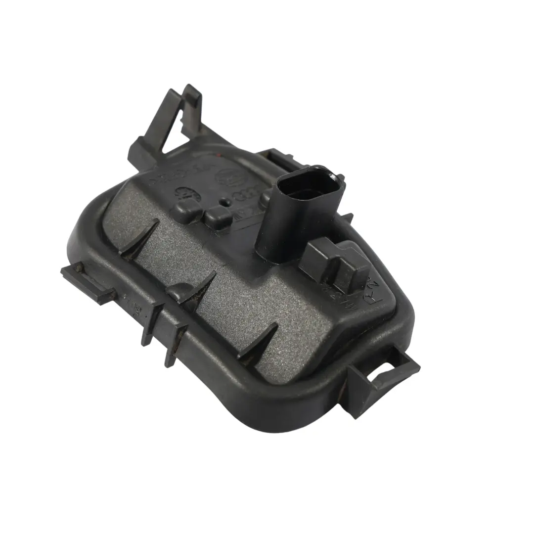 Luz Trasera Portalámparas Trasera Derecha para Audi A3 8V con número de pieza 8V4945258C Audi A3 8V Luz Trasera Portalámparas Trasera Derecha - SKU 8V4945258C - Número de pieza 8V4945258C