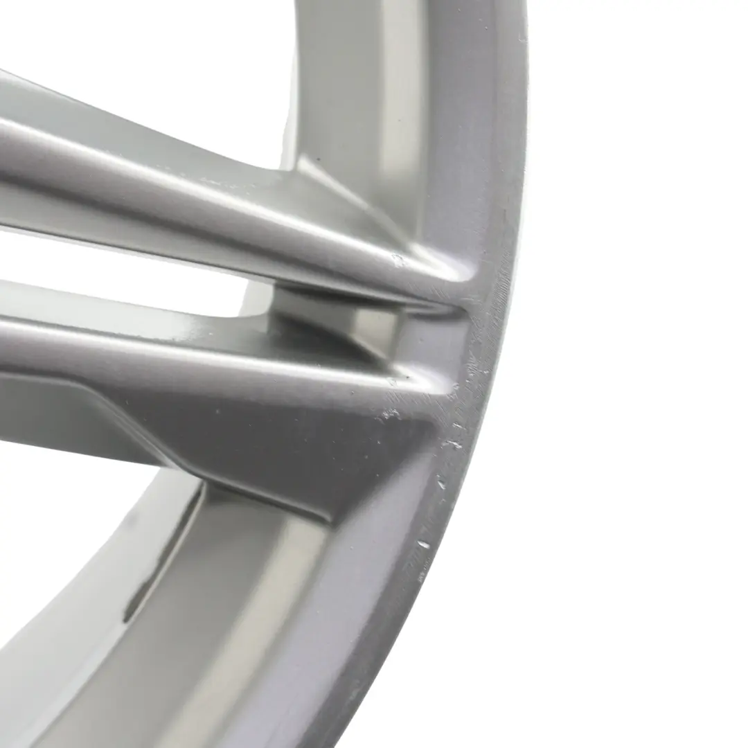Felga Aluminiowa Srebrna 18" 8.5J ET:29 do Audi A5 S5 F5 o numerze 8W0601025DE Audi A5 S5 F5 Felga Aluminiowa Srebrna 18" 8.5J ET:29 - SKU 8W0601025DE-1 - Numer Części 8W0601025DE
