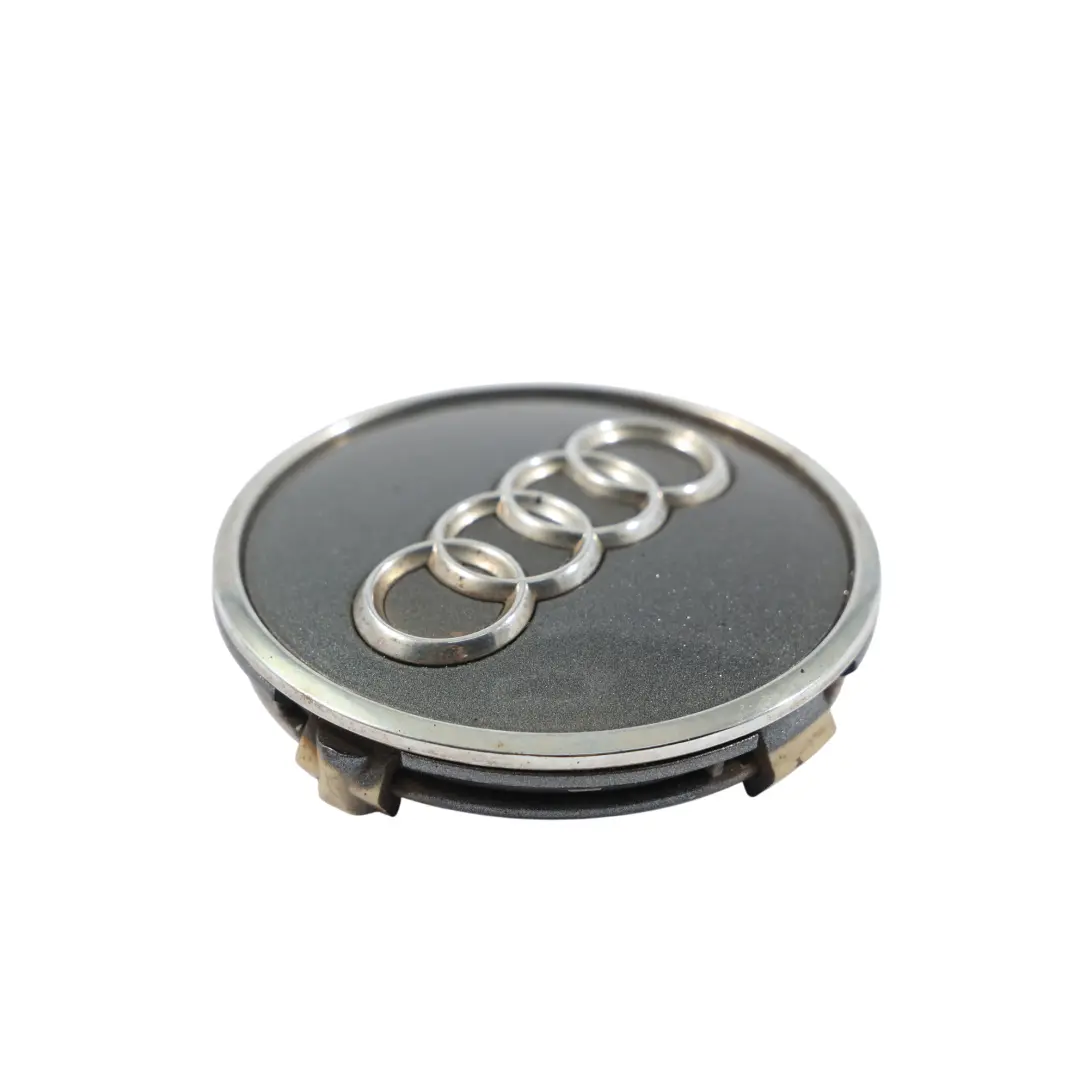 Dekielek Osłona Koła Środkowa Szara do Audi A3 8V A4 B8 B9 o numerze 8W0601170 Audi A3 8V A4 B8 B9 Dekielek Osłona Koła Środkowa Szara - SKU 8W0601170 - Numer Części 8W0601170