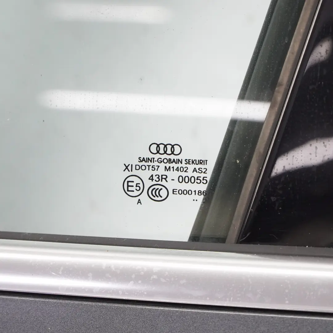 Pannello Di Porta Anteriore Sinistra Daytona Grey Grigio - Z7S per Audi A4 B9 con numero di parte 8W0831051 Audi A4 B9 Pannello Di Porta Anteriore Sinistra Daytona Grey Grigio - Z7S - SKU 8W0831051-DGR - Numero di parte 8W0831051