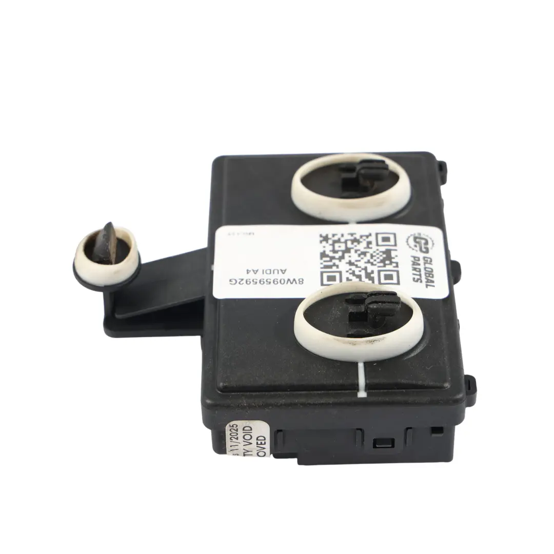 Moduł Sterownik Drzwi Prawy Przód do Audi A4 B9 o numerze 8W0959592G Audi A4 B9 Moduł Sterownik Drzwi Prawy Przód - SKU 8W0959592G - Numer Części 8W0959592G