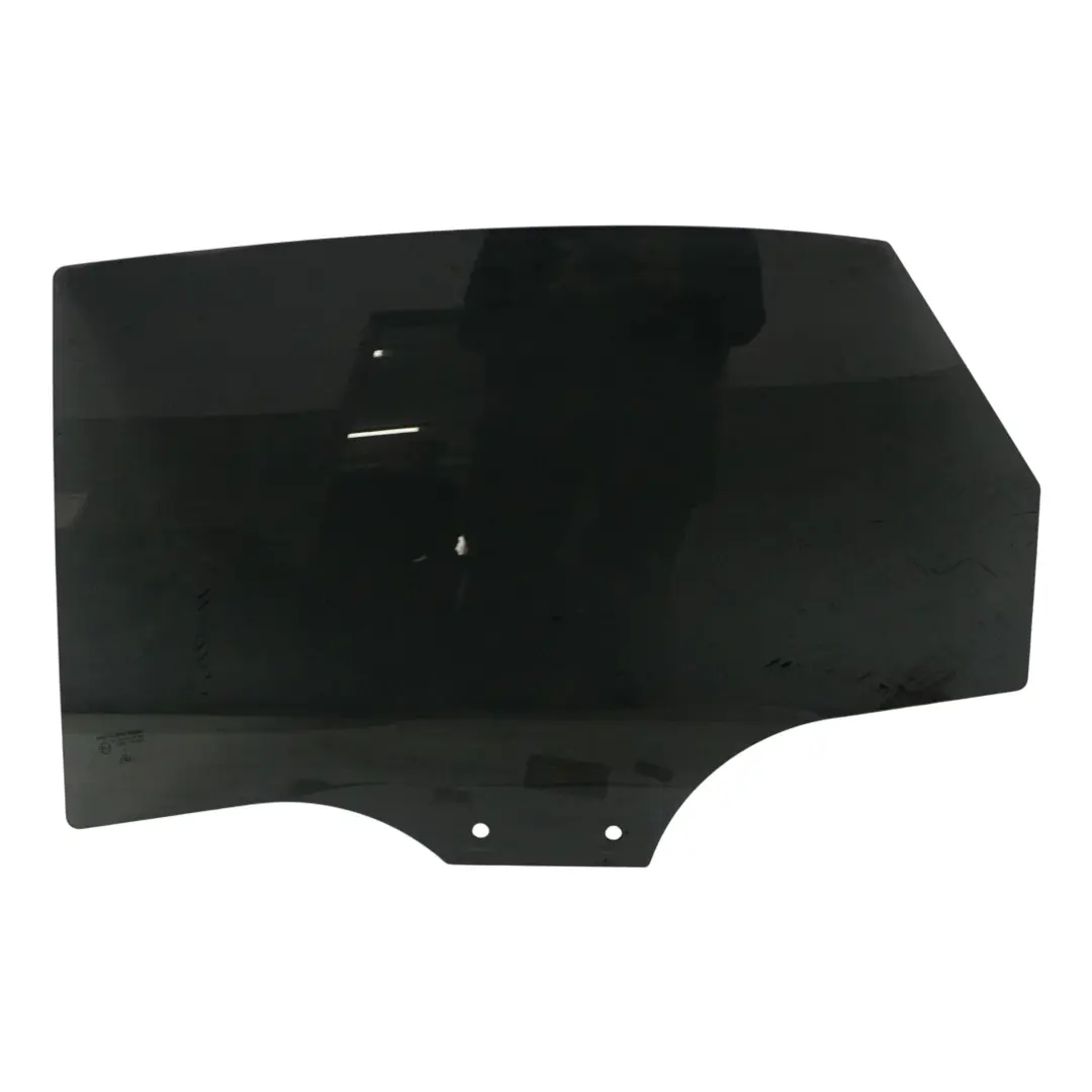 Vetro Posteriore Sinistro Laterale Colorato AS3 per Audi A4 S4 B9 con numero di parte 8W5845205A Audi A4 S4 B9 Vetro Posteriore Sinistro Laterale Colorato AS3 - SKU 8W5845205A - Numero di parte 8W5845205A