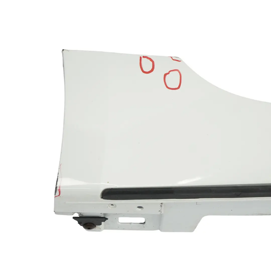 Minigonna Laterale Destra Pannello Di Copertura Glacier White - S9R per Audi A4 B7 con numero di parte 8W8853856A Audi A4 B7 Minigonna Laterale Destra Pannello Di Copertura Glacier White - S9R - SKU 8W8853856A-MGW - Numero di parte 8W8853856A