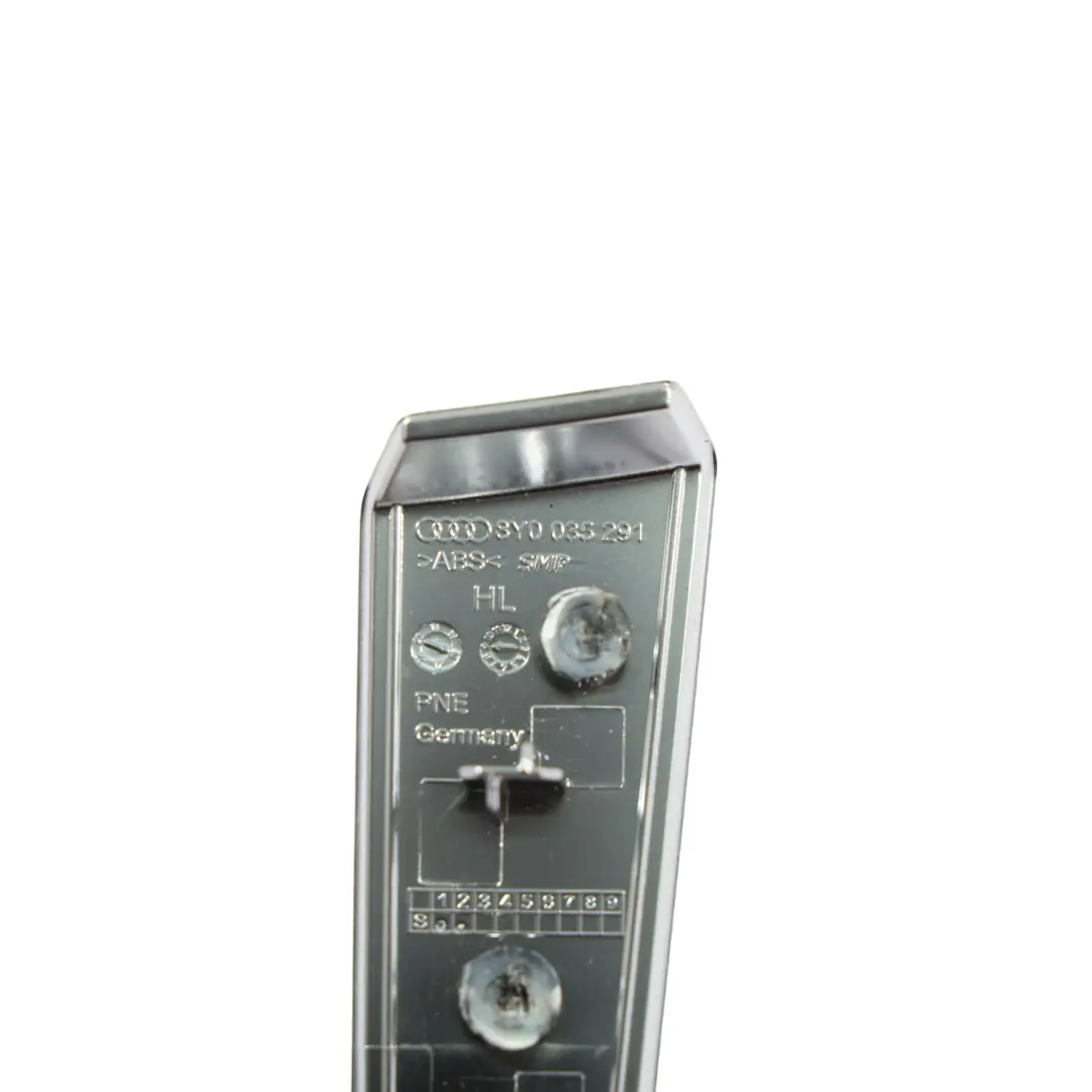 8Y Tapa Tarjeta Puerta Panel Trasero Izquierdo Bang&Olufsen para Audi A3 con número de pieza 8Y0035291 Audi A3 8Y Tapa Tarjeta Puerta Panel Trasero Izquierdo Bang&Olufsen - SKU 8Y0035291 - Número de pieza 8Y0035291