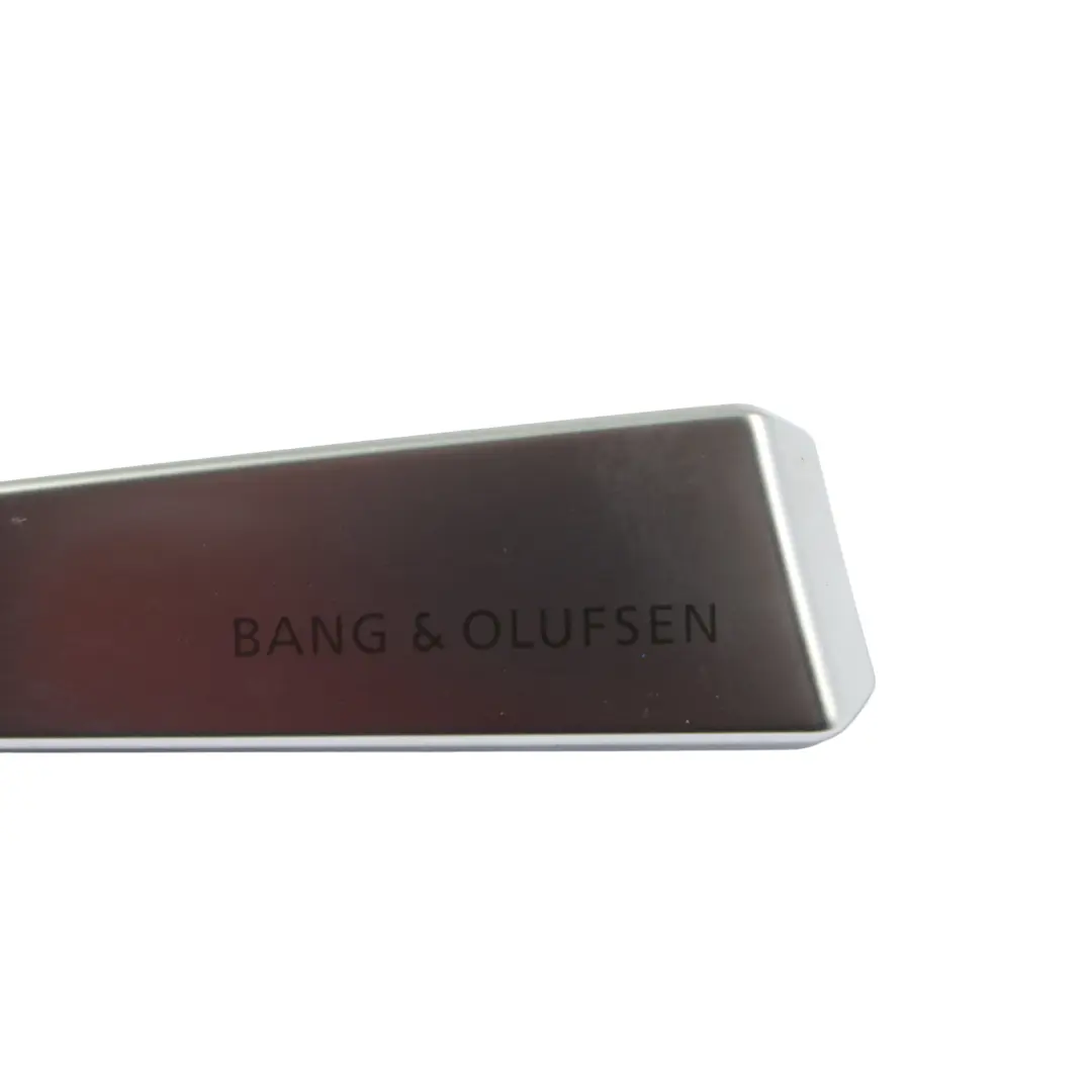 8Y Panel Drzwi Osłona Zaślepka Prawy Tył Bang&Olufsen do Audi A3 o numerze 8Y0035292 Audi A3 8Y Panel Drzwi Osłona Zaślepka Prawy Tył Bang&Olufsen - SKU 8Y0035292 - Numer Części 8Y0035292