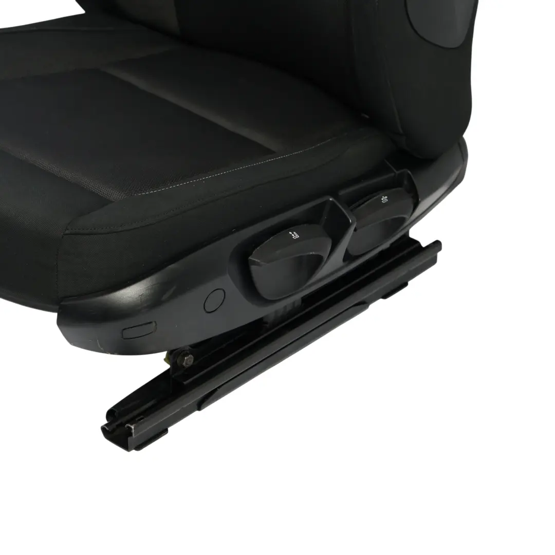 Fotel Przedni Lewy Przód Materiałowy Antracyt Network do BMW E81 E82 o numerze 9164811 BMW E81 E82 Fotel Przedni Lewy Przód Materiałowy Antracyt Network - SKU 9164811-3 - Numer Części 9164811