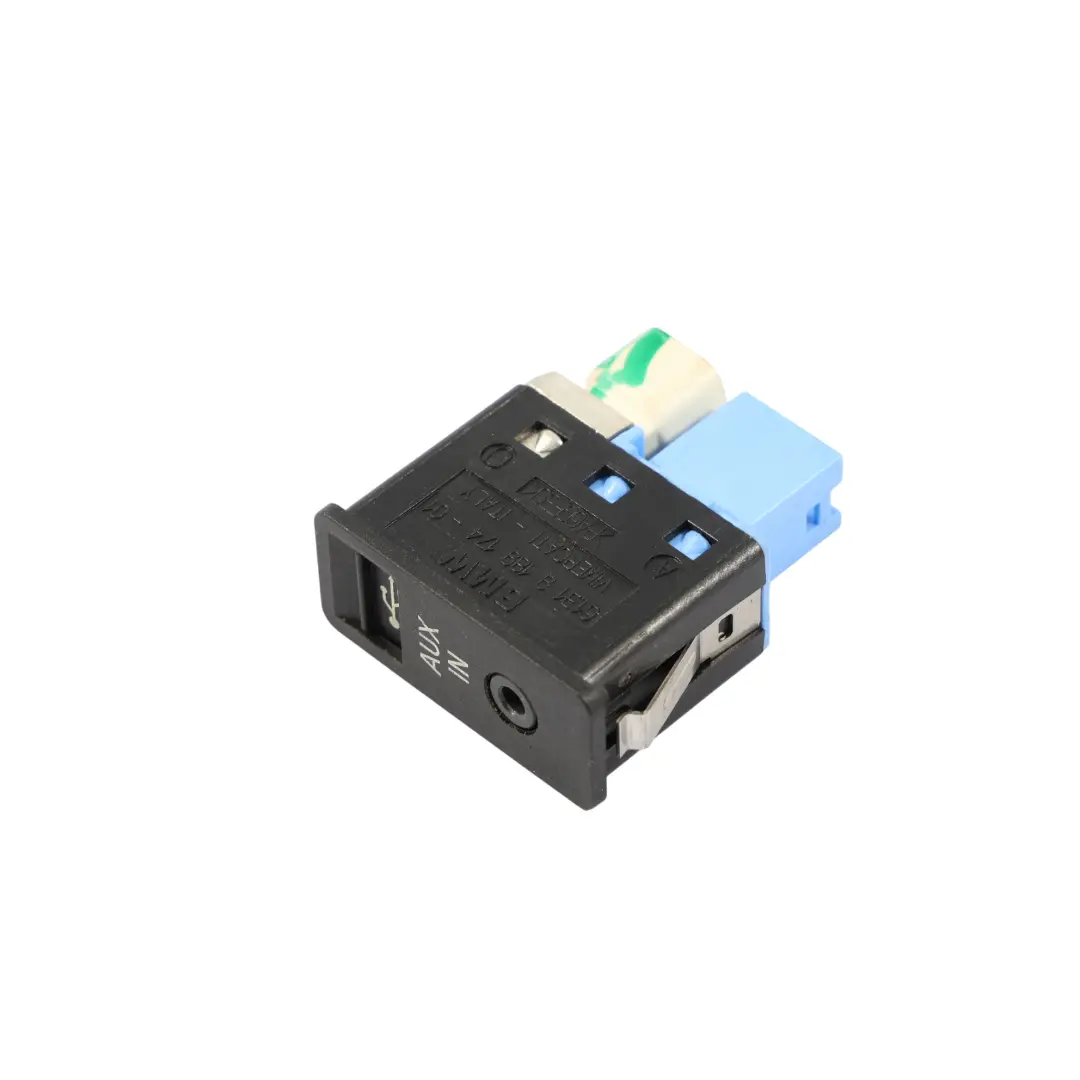BMW F01 E60 E61 E70 E81 E87 E90 E91 USB AUX In Buchse Port Stecker - SKU 9189174 - Teilenummer 9189174