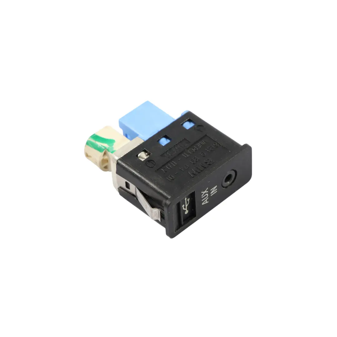 USB AUX In Socket Port Plug to BMW F01 E60 E61 E70 E81 E87 E90 E91 with Part number 9189174 BMW F01 E60 E61 E70 E81 E87 E90 E91 USB AUX In Socket Port Plug - SKU 9189174 - Part number 9189174