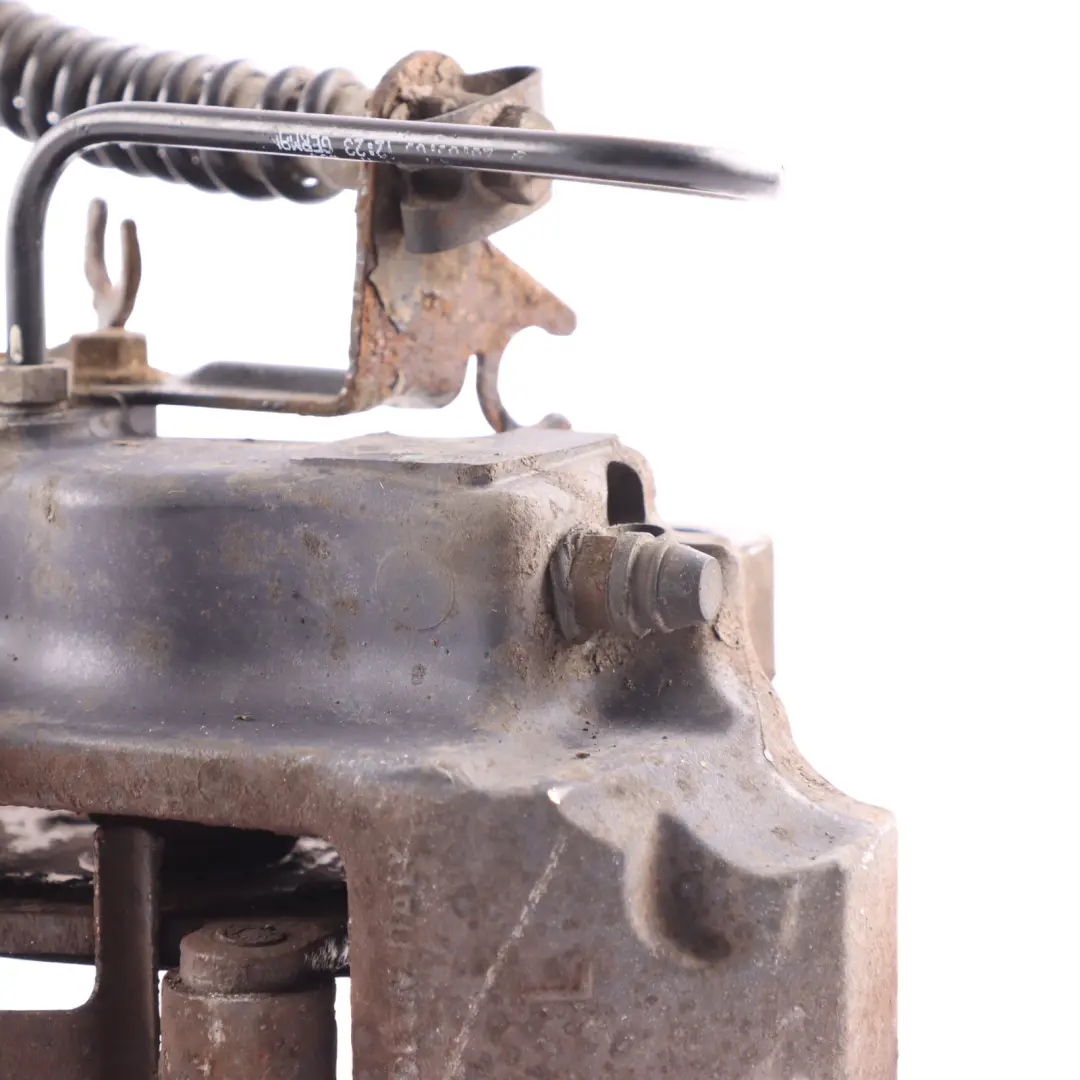 Boîtier Étrier Frein Arrière Gauche pour Porsche Cayenne 955 9PA à propos du numéro de pièce 95535242132 Porsche Cayenne 955 9PA Boîtier Étrier Frein Arrière Gauche - SKU 95535242132 - Numéro de pièce 95535242132