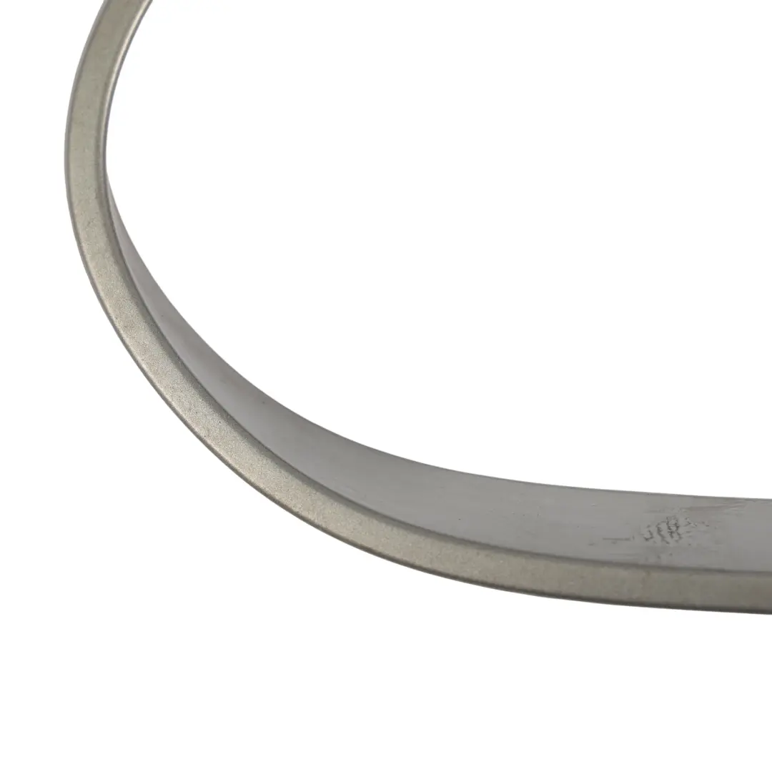 Moldura Tubo Escape Parachoques Trasero Derecho 7L5807838 para Porsche Cayenne 955 con número de pieza 95550583801 Porsche Cayenne 955 Moldura Tubo Escape Parachoques Trasero Derecho 7L5807838 - SKU 95550583801 - Número de pieza 95550583801