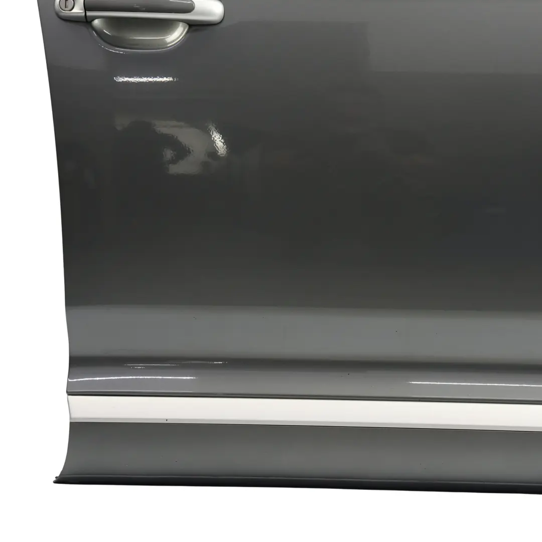 Drzwi Prawe Przednie Meteor Grey Szary Metalik - M7W do Porsche Cayenne 9PA o numerze 95553101207 Porsche Cayenne 9PA Drzwi Prawe Przednie Meteor Grey Szary Metalik - M7W - SKU 95553101207-MET - Numer Części 95553101207