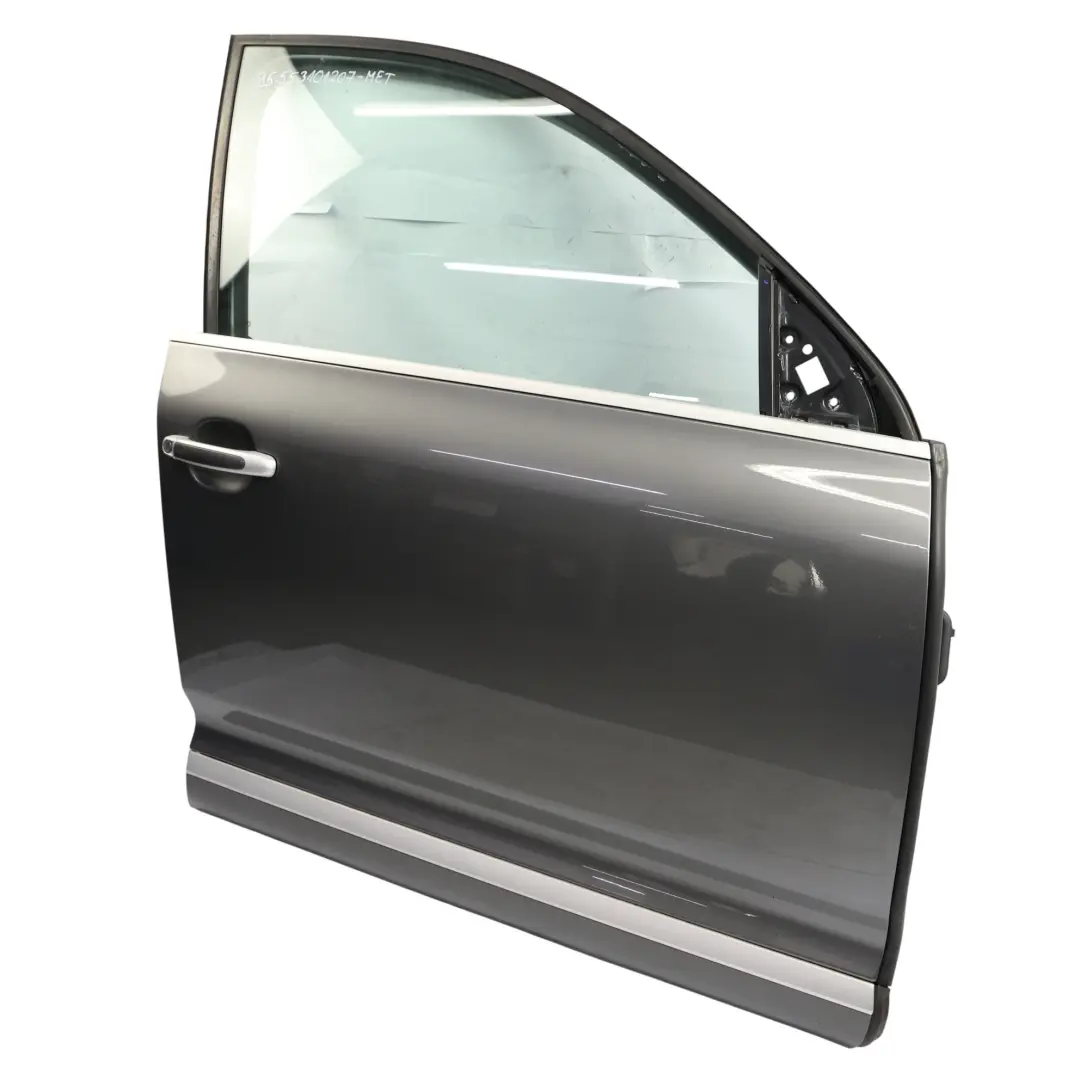 Door Front Right O/S Meteor Grey Metallic - M7W to Porsche Cayenne 9PA with Part number 95553101207 Porsche Cayenne 9PA Door Front Right O/S Meteor Grey Metallic - M7W - SKU 95553101207-MET - Part number 95553101207