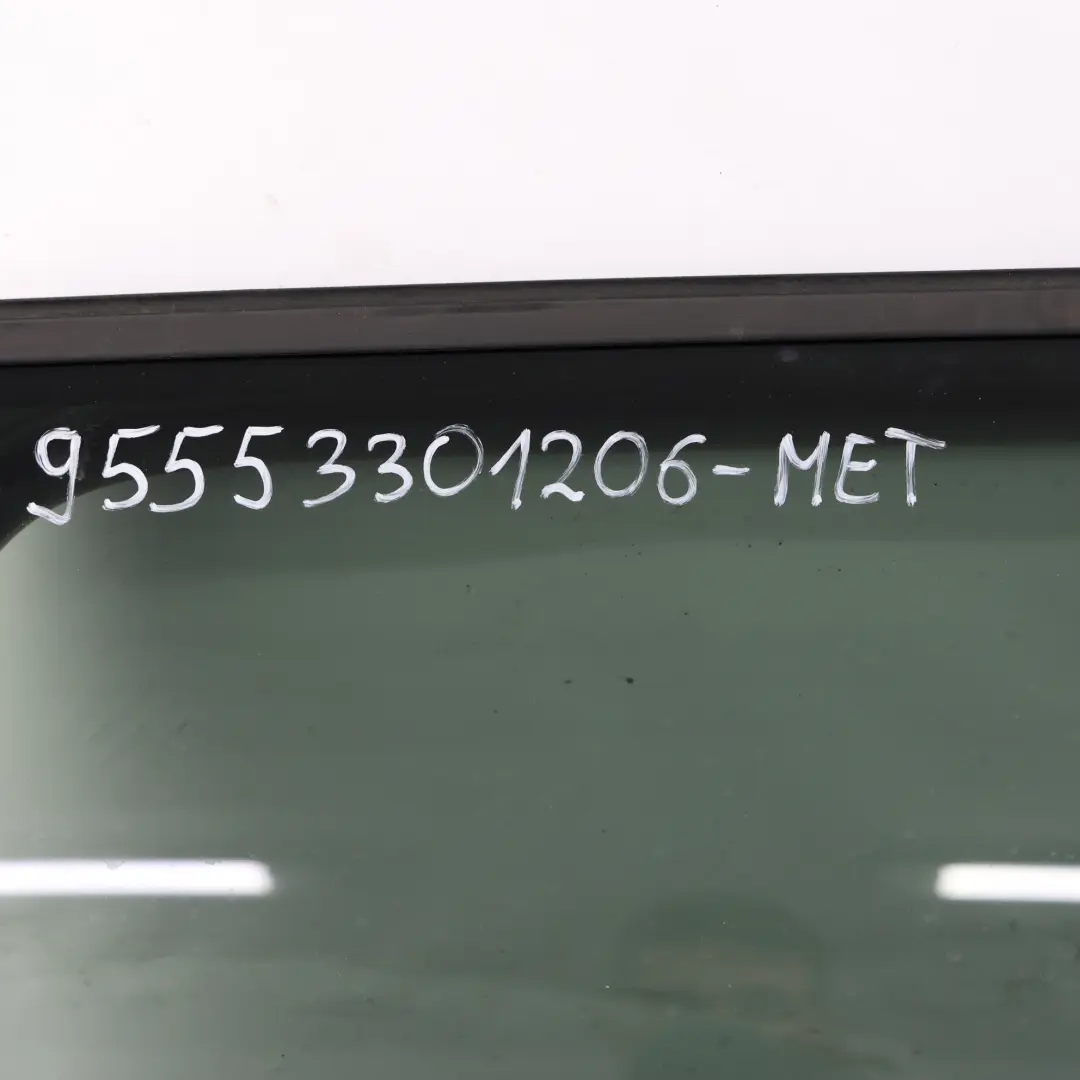 Puerta Trasera Derecha Meteor Grey Metallic - M7W para Porsche Cayenne 9PA con número de pieza 95553301206 Porsche Cayenne 9PA Puerta Trasera Derecha Meteor Grey Metallic - M7W - SKU 95553301206-MET - Número de pieza 95553301206