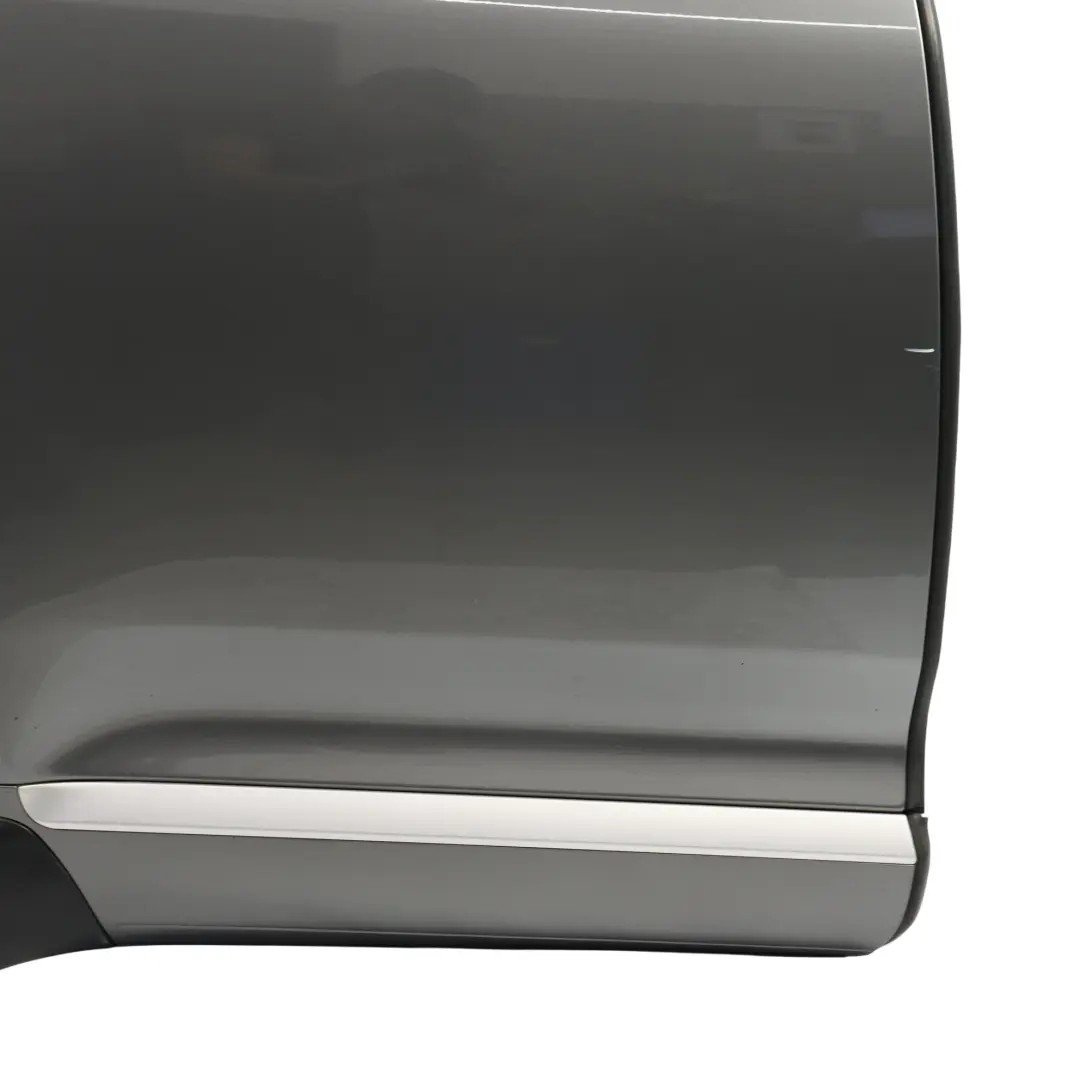 Arrière Droite Meteor Grey Gris Métallisé - M7W pour Porsche Cayenne 9PA Porte à propos du numéro de pièce 95553301206 Porsche Cayenne 9PA Porte Arrière Droite Meteor Grey Gris Métallisé - M7W - SKU 95553301206-MET - Numéro de pièce 95553301206