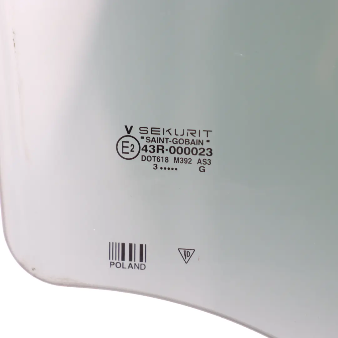 Vetro Finestra Porta Tinta AS3 Posteriore Destra per Porsche Cayenne 955 con numero di parte 95554261204 Porsche Cayenne 955 Vetro Finestra Porta Tinta AS3 Posteriore Destra - SKU 95554261204 - Numero di parte 95554261204