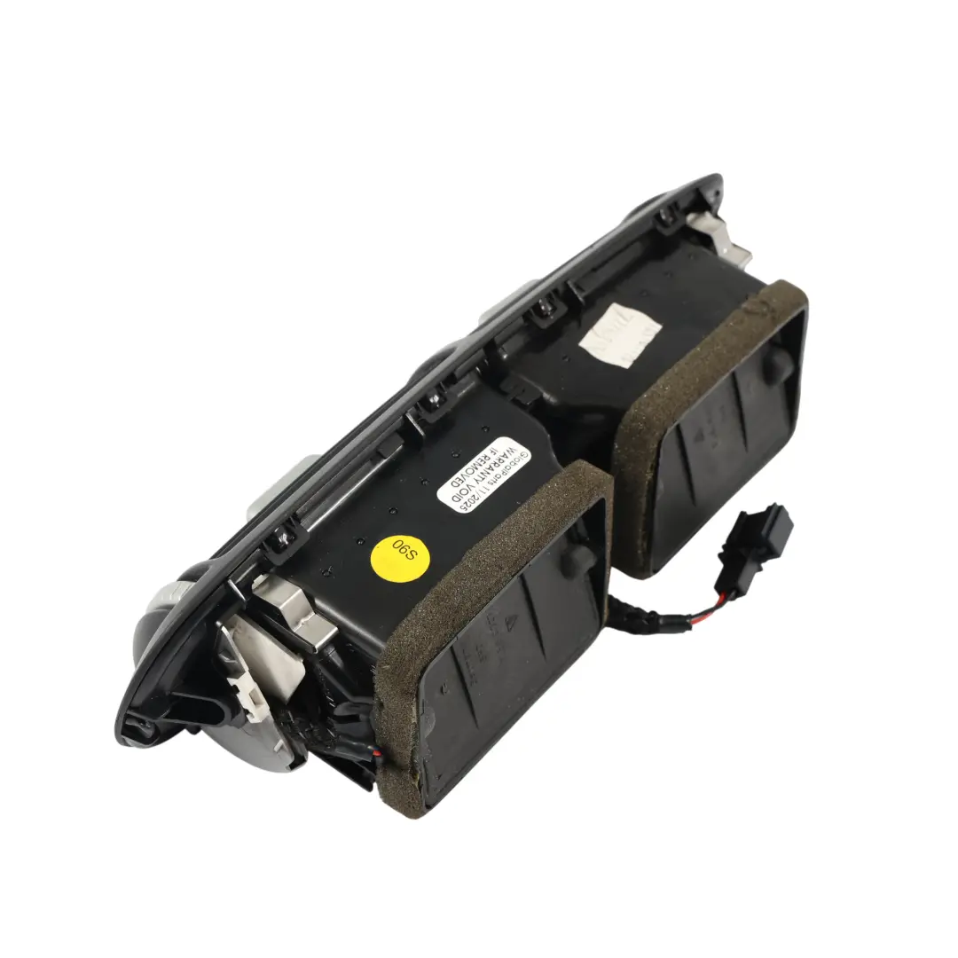 Dashboard Center Air Vent Griller Düse 7L5819727C für Porsche Cayenne 955 9PA mit Teilenummer 95555226303 Porsche Cayenne 955 9PA Dashboard Center Air Vent Griller Düse 7L5819727C - SKU 95555226303 - Teilenummer 95555226303