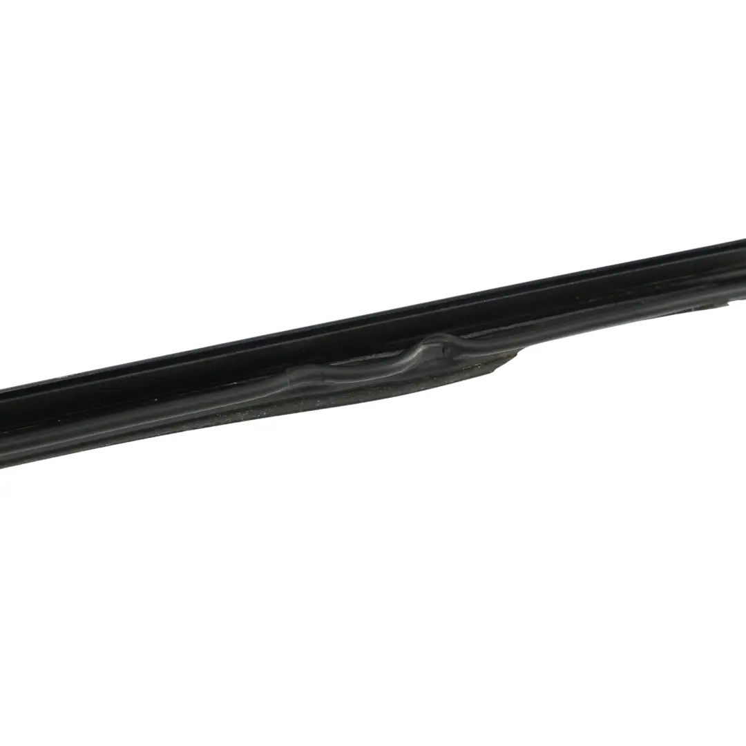 Garniture De Vitre Arrière Droite pour Porsche Macan 95B à propos du numéro de pièce 95B839476A Porsche Macan 95B Garniture De Vitre Arrière Droite - SKU 95B839476A - Numéro de pièce 95B839476A