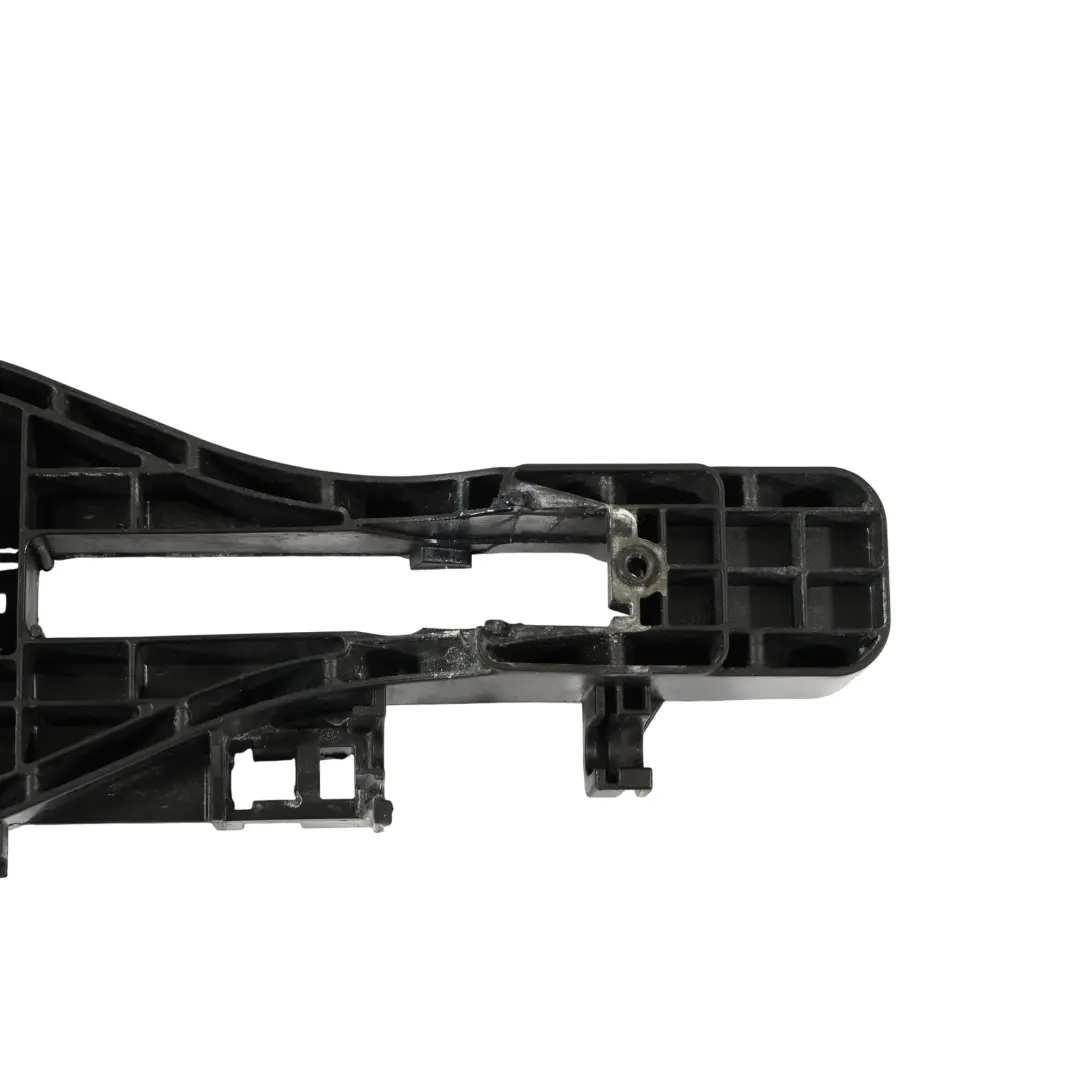 Tirador De Puerta Delantero Trasero Derecho para Porsche Macan 95B con número de pieza 95B839886B Porsche Macan 95B Tirador De Puerta Delantero Trasero Derecho - SKU 95B839886B - Número de pieza 95B839886B