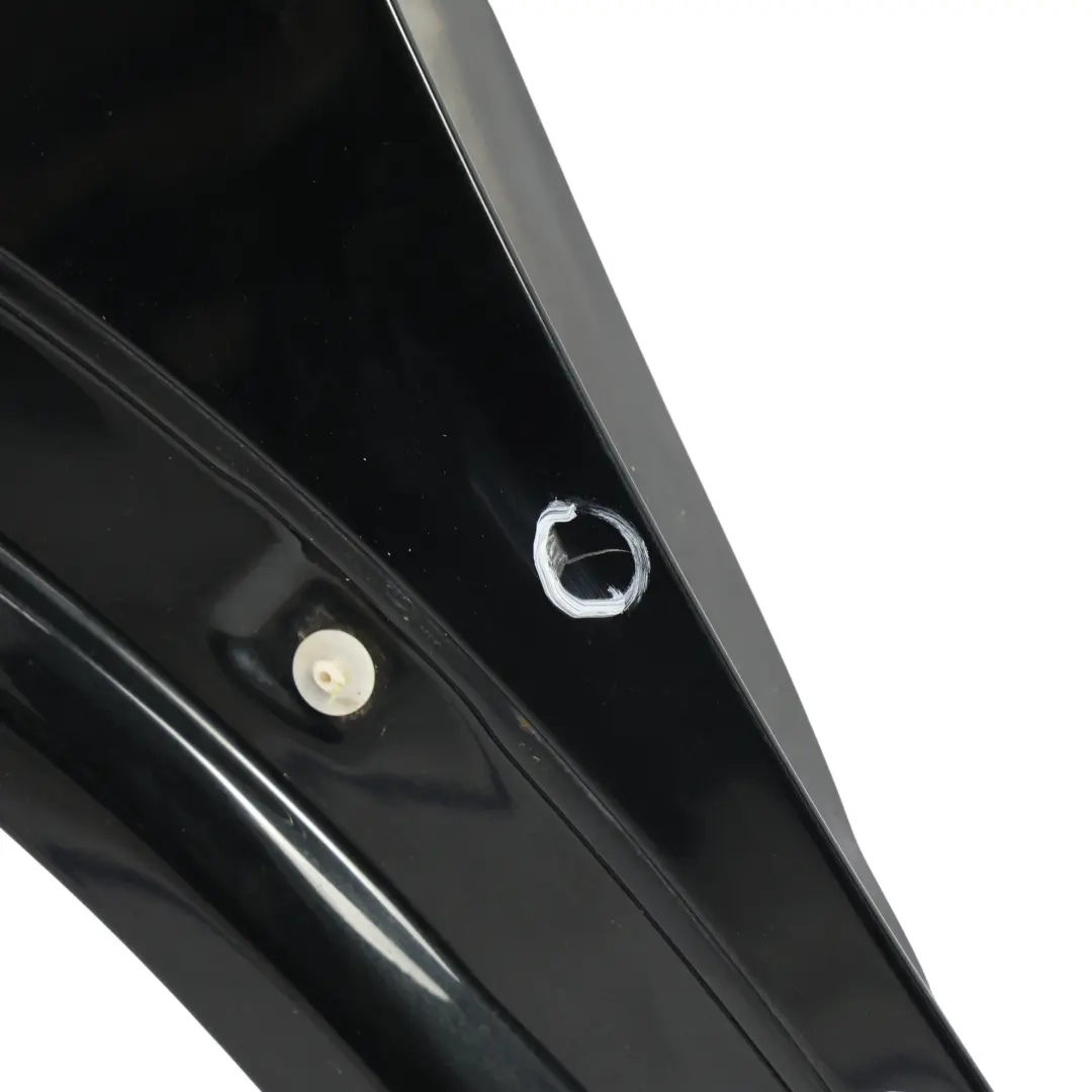 Pannello Laterale Parafango Davanti Absolute Black Nero - B11 per Mini R60 R61 con numero di parte 9805643 Mini R60 R61 Pannello Laterale Parafango Davanti Absolute Black Nero - B11 - SKU 9805643-ABS - Numero di parte 9805643